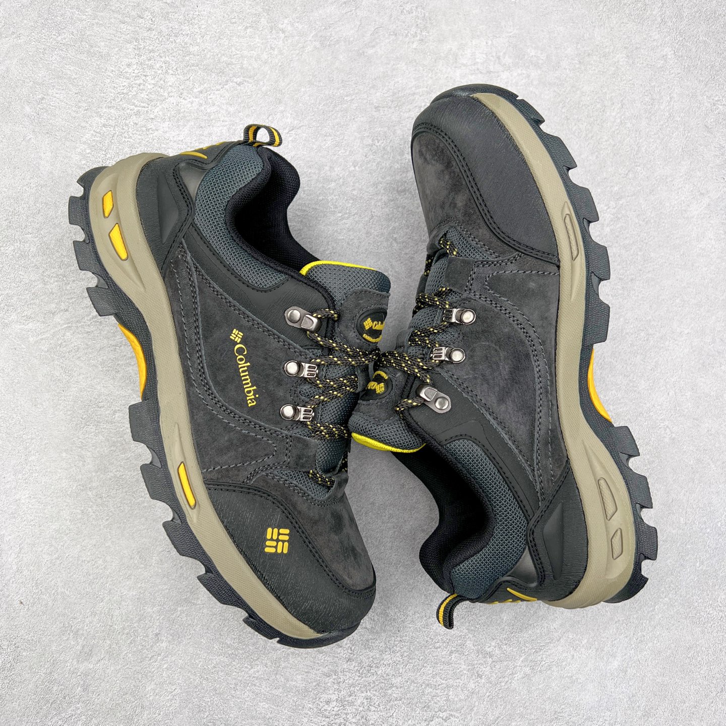 图片[3]-Columbia 哥伦比亚户外登山鞋休闲鞋户外越野徒步鞋广东大厂品质 面料采用进口磨砂牛皮 鞋底采用Vibram黄金大底 专门为鞋底设计的橡胶以出色的耐磨性，良好的防滑性，均匀的质地获得了众多品牌的认可Columbia成立于1938年，源自美国俄勒 州波特兰市，是有着80年悠久历史的国际户外品牌。作为户外科技的先驱者，哥伦比亚倡导 “Tested Tough要玩就玩真的”品牌精神。实地测试文化作为其品牌基因，致力透过产品传递品牌精髓.Columbia执着于让消费者在户外得到专业的真实保护，可以更长时间地享受户外乐趣 尺码：39-44-选品中心