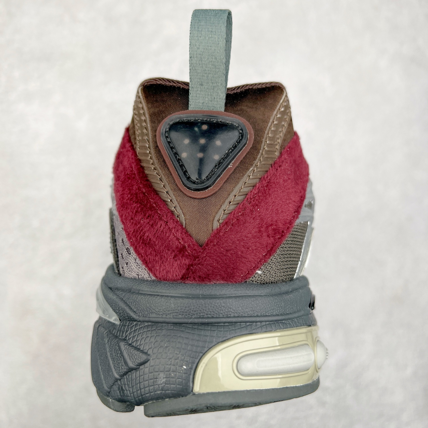 图片[8]-SFTM x AD Originals ADISTAR CUSHION 联名复古舒适防滑耐磨低帮生活休闲鞋 JH9009 实拍调校N版已经零色差零失真 百分百还原实物色彩所见即所得 不存在货不对板色差等低级问题 选购参考实物拍摄 不混卖不参货 只用心做好货严格选品 承诺混一赔十 尺码：36 36.5 37.5 38 38.5 39 40 40.5 41 42 42.5 43 44 44.5 45-选品中心