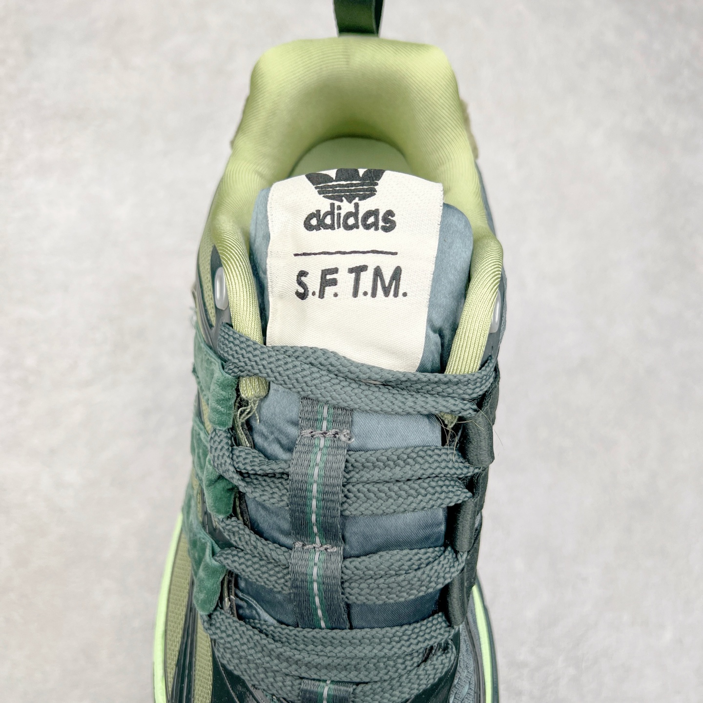 图片[5]-SFTM x AD Originals ADISTAR CUSHION 联名复古舒适防滑耐磨低帮生活休闲鞋 JH9008 实拍调校N版已经零色差零失真 百分百还原实物色彩所见即所得 不存在货不对板色差等低级问题 选购参考实物拍摄 不混卖不参货 只用心做好货严格选品 承诺混一赔十 尺码：36 36.5 37.5 38 38.5 39 40 40.5 41 42 42.5 43 44 44.5 45-选品中心