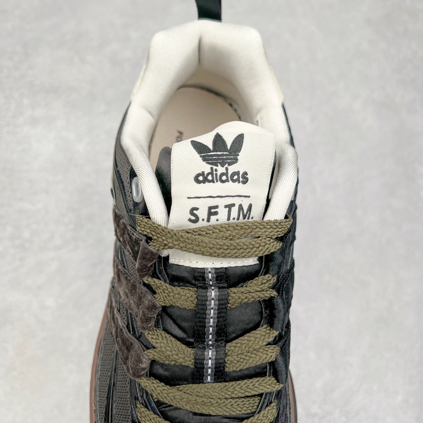 图片[5]-SFTM x AD Originals ADISTAR CUSHION 联名复古舒适防滑耐磨低帮生活休闲鞋 JH9007实拍调校N版已经零色差零失真 百分百还原实物色彩所见即所得 不存在货不对板色差等低级问题 选购参考实物拍摄 不混卖不参货 只用心做好货严格选品 承诺混一赔十 尺码：36 36.5 37.5 38 38.5 39 40 40.5 41 42 42.5 43 44 44.5 45-选品中心