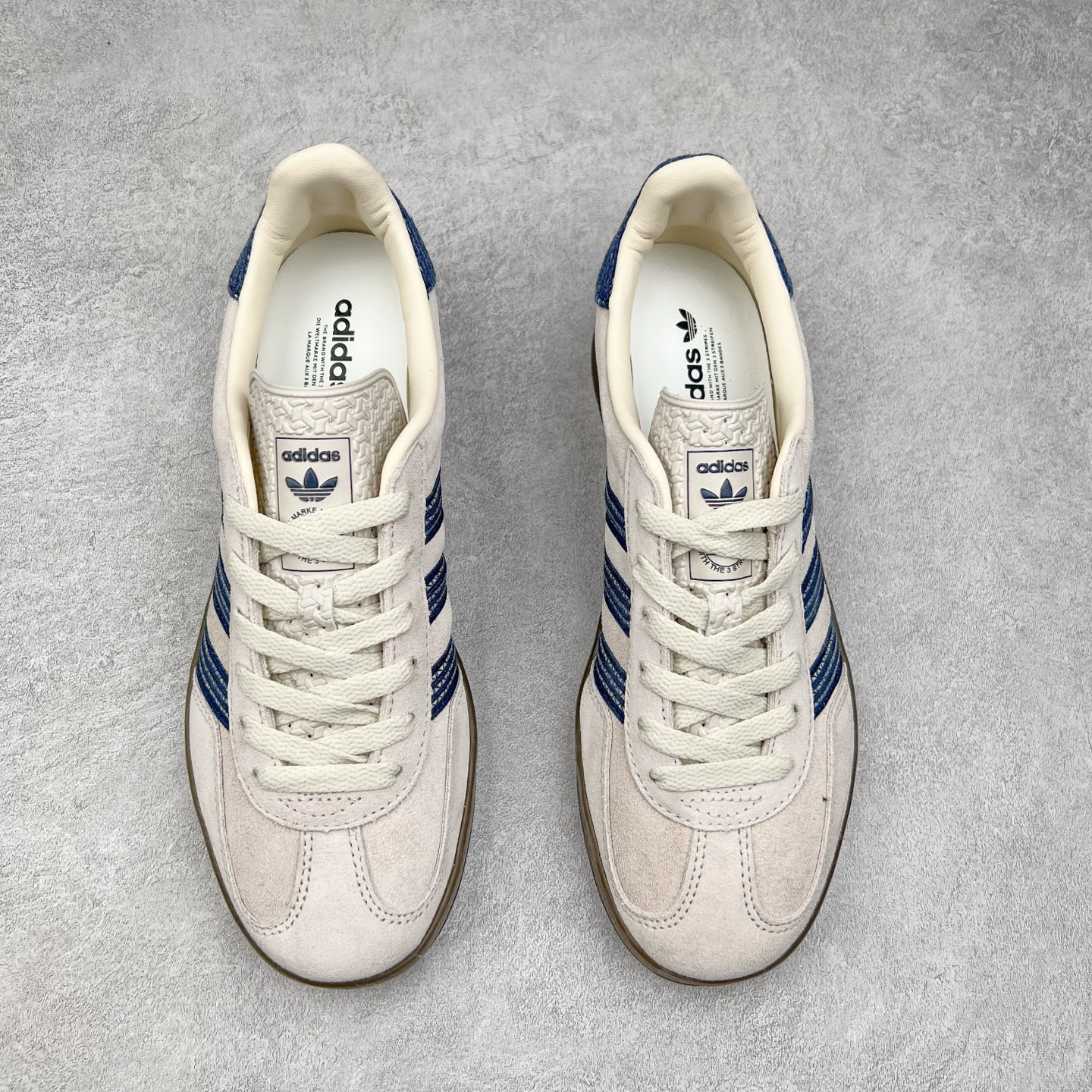 图片[2]-AD Gazelle Indoor Trainers 羚羊内训系列低帮复古百搭休闲运动德训风板鞋 JR3381 90年代经典的复刻版！自60年代以足球训练鞋面世以来,Gazelle就以其经典设计席卷全球。1991年版本的复刻,再造经典Gazelle。采用皮革打造,搭配浊色细节,让这款经典更加简约。尺码：36 36⅔ 37⅓ 38 38⅔ 39⅓ 40 40⅔ 41⅓ 42 42⅔ 43⅓ 44 45-选品中心