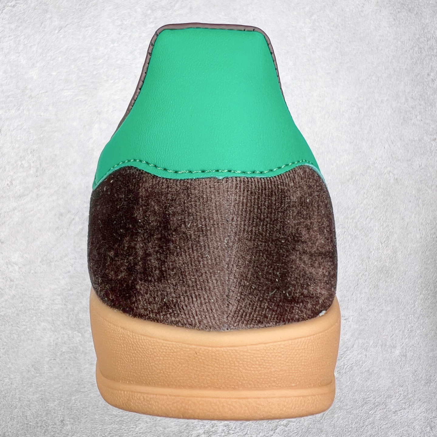 图片[8]-AD Gazelle Indoor Trainers 羚羊内训系列低帮复古百搭休闲运动德训风板鞋 JI2714 90年代经典的复刻版！自60年代以足球训练鞋面世以来,Gazelle就以其经典设计席卷全球。1991年版本的复刻,再造经典Gazelle。采用皮革打造,搭配浊色细节,让这款经典更加简约。尺码：36 36⅔ 37⅓ 38 38⅔ 39⅓ 40 40⅔ 41⅓ 42 42⅔ 43⅓ 44 45-选品中心