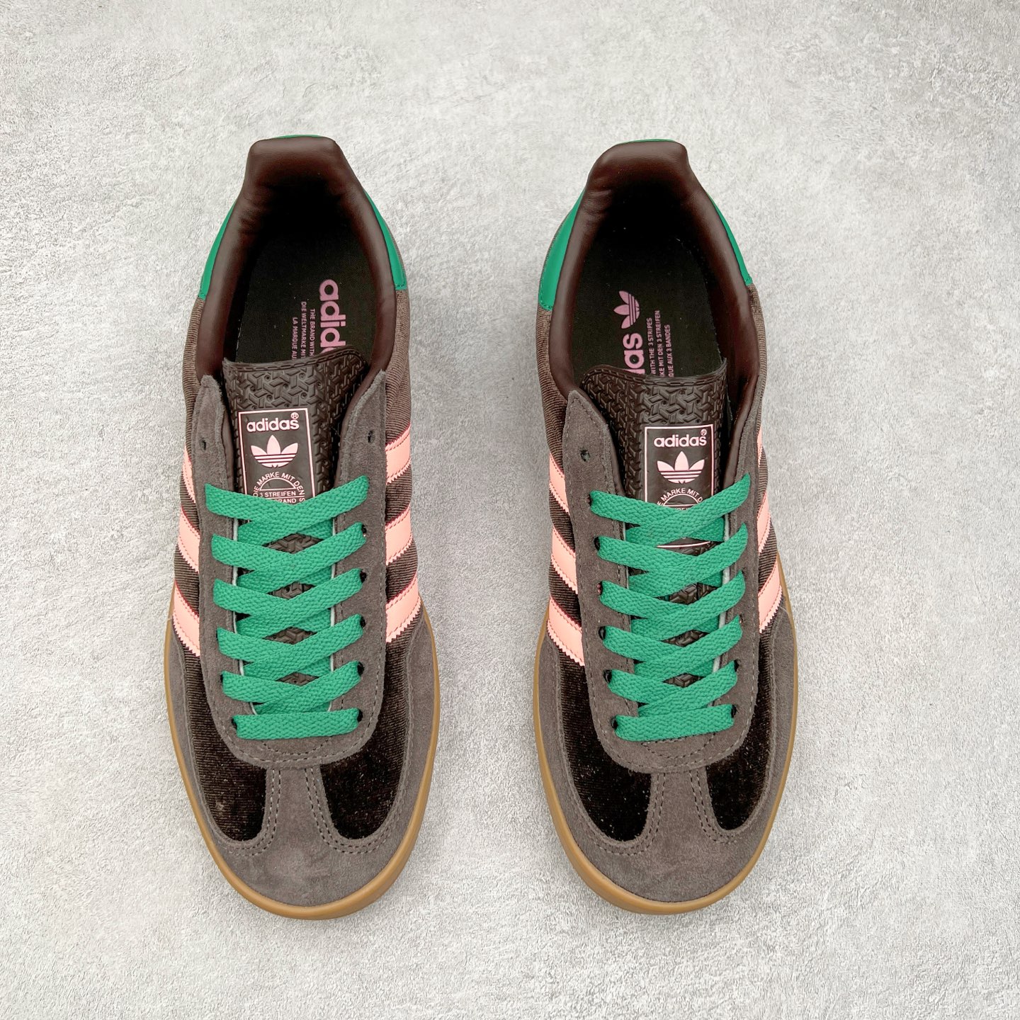 图片[2]-AD Gazelle Indoor Trainers 羚羊内训系列低帮复古百搭休闲运动德训风板鞋 JI2714 90年代经典的复刻版！自60年代以足球训练鞋面世以来,Gazelle就以其经典设计席卷全球。1991年版本的复刻,再造经典Gazelle。采用皮革打造,搭配浊色细节,让这款经典更加简约。尺码：36 36⅔ 37⅓ 38 38⅔ 39⅓ 40 40⅔ 41⅓ 42 42⅔ 43⅓ 44 45-选品中心