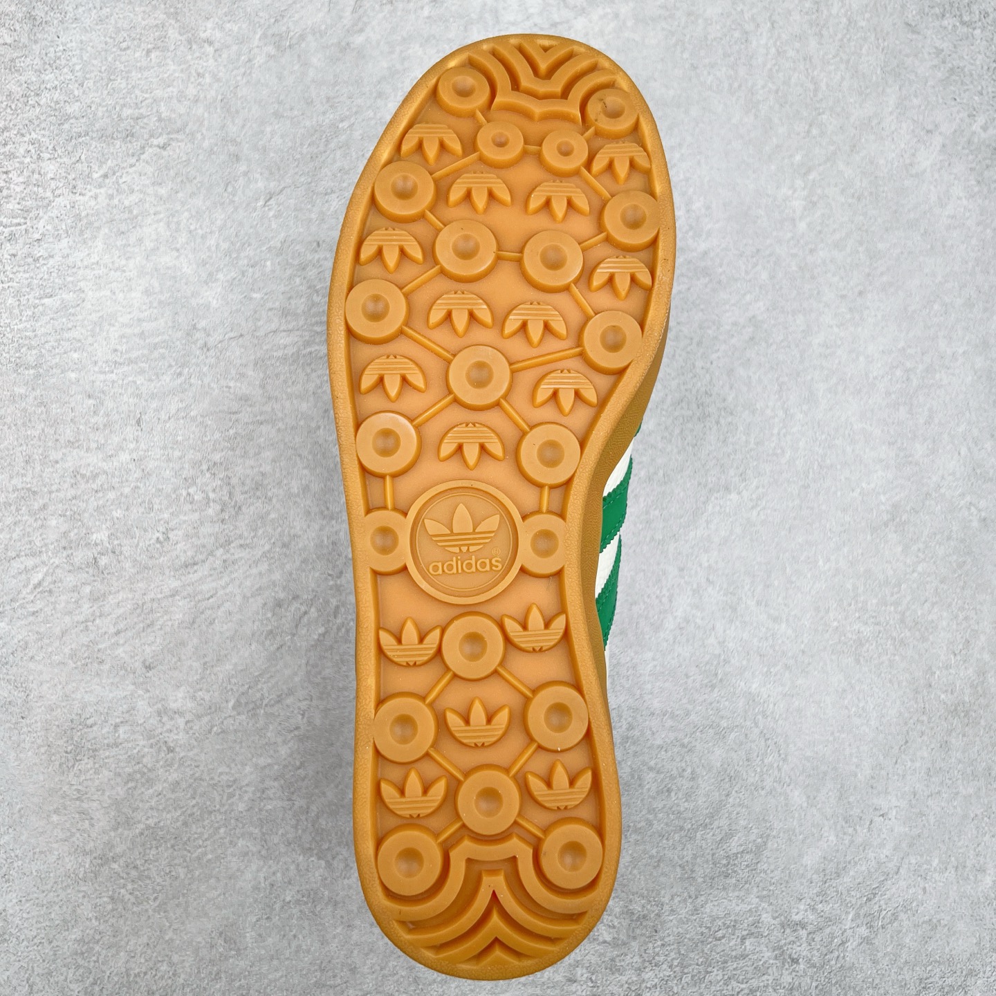 图片[9]-AD Gazelle Indoor Trainers 羚羊内训系列低帮复古百搭休闲运动德训风板鞋 CH6336 90年代经典的复刻版！自60年代以足球训练鞋面世以来,Gazelle就以其经典设计席卷全球。1991年版本的复刻,再造经典Gazelle。采用皮革打造,搭配浊色细节,让这款经典更加简约。尺码：36 36⅔ 37⅓ 38 38⅔ 39⅓ 40 40⅔ 41⅓ 42 42⅔ 43⅓ 44 44⅔ 45-选品中心