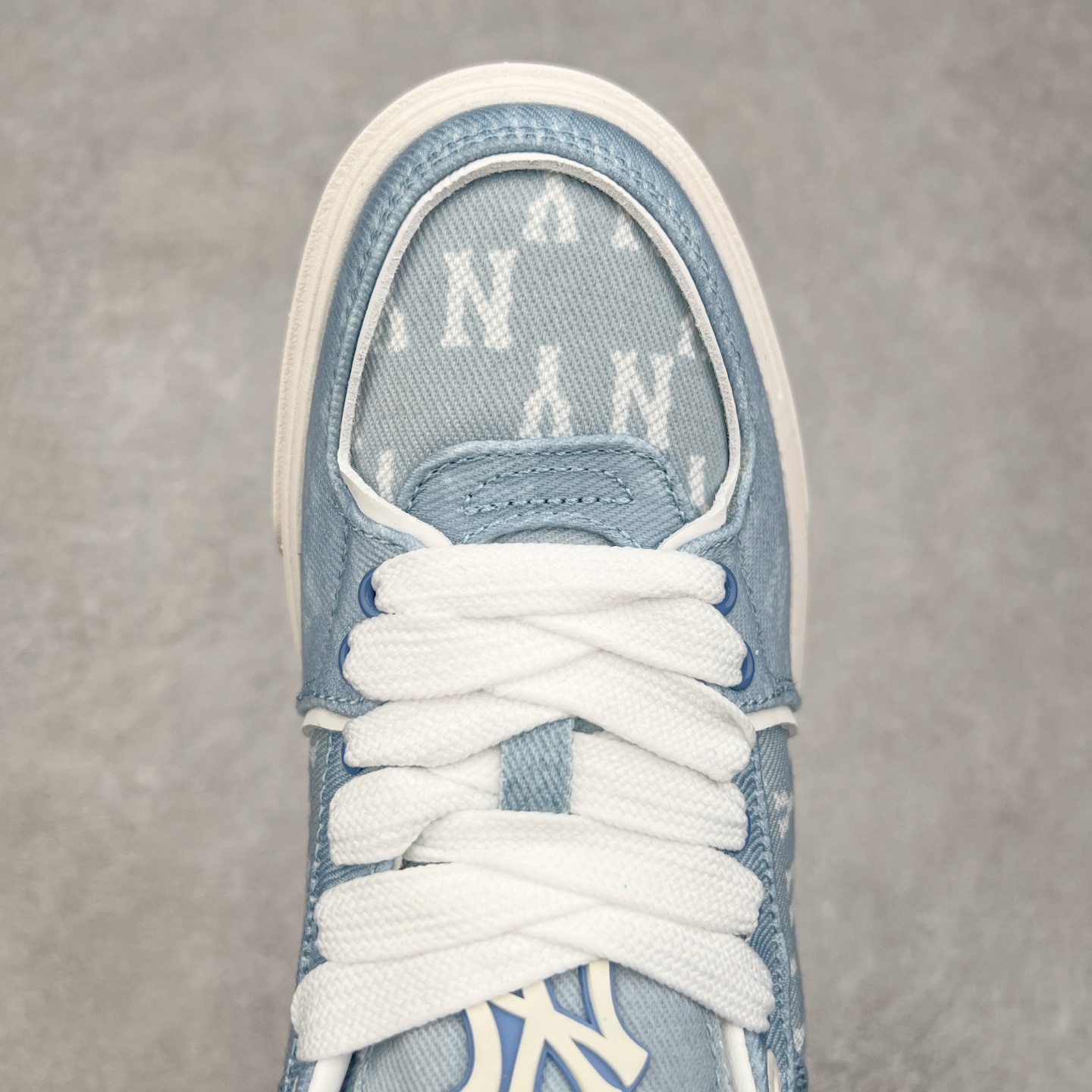 图片[4]-MLB Chunky Liner Basic 复古印花学长鞋系列低帮轻量增高厚底百搭休闲运动慢跑鞋板鞋 Korea韩国联名NY美国榄球纽约洋基队限定 韩国代购专供 全套原楦原纸板原厂数据开发 正确中底拉帮中底网布细节 平台代购专供 左脚内置芯片 韩国代购吊牌标贴 独家一比一RB+MD组合大底 高频后跟小人Logo精准对位立体饱满 正确网布加超迁鞋面 转印中底走线紧密 转印Logo工艺表层防刮不掉色 尺码：35 36 36.5 37.5 38 38.5 39 40 40.5 41 42 42.5 43 44 45-选品中心