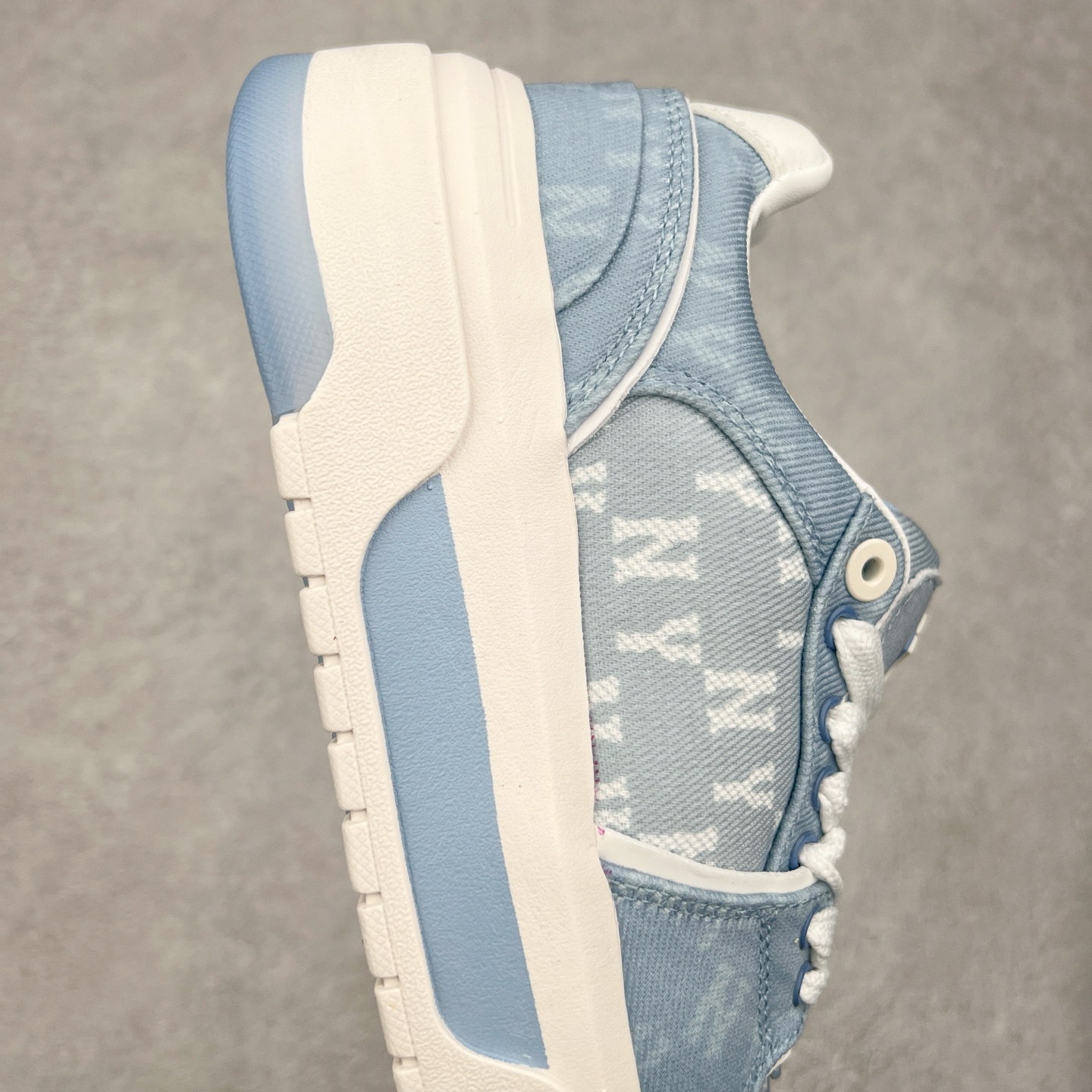 图片[6]-MLB Chunky Liner Basic 复古印花学长鞋系列低帮轻量增高厚底百搭休闲运动慢跑鞋板鞋 Korea韩国联名NY美国榄球纽约洋基队限定 韩国代购专供 全套原楦原纸板原厂数据开发 正确中底拉帮中底网布细节 平台代购专供 左脚内置芯片 韩国代购吊牌标贴 独家一比一RB+MD组合大底 高频后跟小人Logo精准对位立体饱满 正确网布加超迁鞋面 转印中底走线紧密 转印Logo工艺表层防刮不掉色 尺码：35 36 36.5 37.5 38 38.5 39 40 40.5 41 42 42.5 43 44 45-选品中心