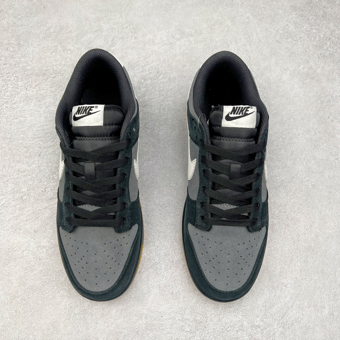 图片[2]-＃F版 NK Dunk Low 黑灰 HQ1931-001 性价比王者 极限压缩利润空间 超乎所想的高性价比 用料绝不含糊 原盒原配 正确耐磨橡胶大底 超高清洁度 全鞋零毛边皮料切割 全套原楦原模倾力打造完美版型 尺码：36 36.5 37.5 38 38.5 39 40 40.5 41 42 42.5 43 44 44.5 45 46 47.5-选品中心