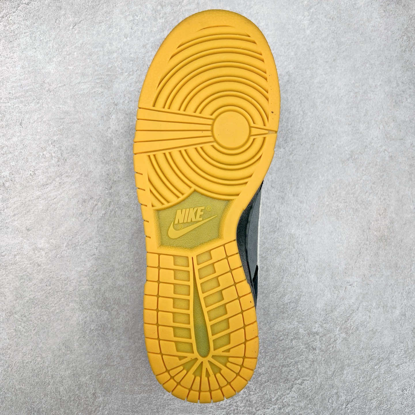 图片[9]-＃F版 NK Dunk Low 黑灰 HQ1931-001 性价比王者 极限压缩利润空间 超乎所想的高性价比 用料绝不含糊 原盒原配 正确耐磨橡胶大底 超高清洁度 全鞋零毛边皮料切割 全套原楦原模倾力打造完美版型 尺码：36 36.5 37.5 38 38.5 39 40 40.5 41 42 42.5 43 44 44.5 45 46 47.5-选品中心