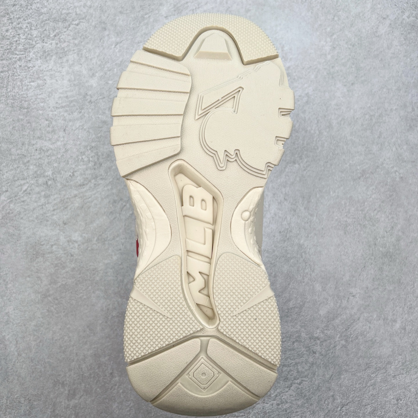 图片[9]-＃MLB盲盒福利 MLB Big Ball Chunky 复古印花老爹鞋系列低帮轻量增高厚底百搭休闲运动慢跑鞋 白菜价亏本清仓套现转新款 机不可失 好好把握 随机一双 只选尺码 商品款式均为上架顶级款式 单品零售价格2×× 保证稳赚不赔 无通货 无烂货 会有轻微瑕疵的情况 友情提醒 买到是亏还是赚 每个人定义不同福袋闷包理论上和赌博心理相同玩的就是惊喜 玩的就是心跳活动商品无严重质量问题不退换‼️尺码：35 36 36.5 37 38 38.5 39 40 40.5 41 42 42.5 43 44 44.5 45-选品中心