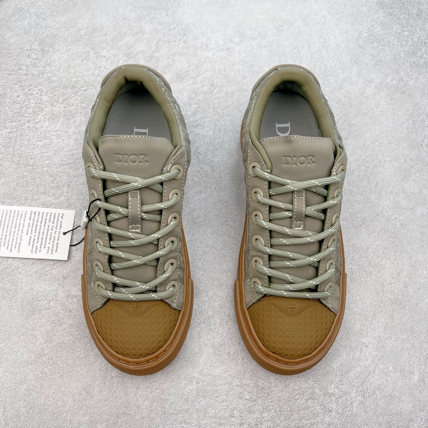 图片[2]-＃纯原 Dior B33 迪奥印花系带时尚运动板鞋网球鞋 全套原厂新版原纸板楦头开发 原厂特供皮料加持 原档数据大底 高频字母排版细节 还原 Zp 高端零售特供批次 2023秋季新品 彰显非凡的精湛工艺 重新诠释经典的网球鞋 时尚的廓形突显厚实感 采用全新的拉绒马海毛针织面料 突显柔软触感与富有层次感的流行色彩 搭配棕色绒面革镶片提升格调 别具一格的加垫鞋舌点缀以压花效果Dior标志 后侧点缀以Dior 30Avenue Montaigne标志 可为各式休闲造型增添时尚气质 尺码：40 41 42 43 44 45 46-选品中心