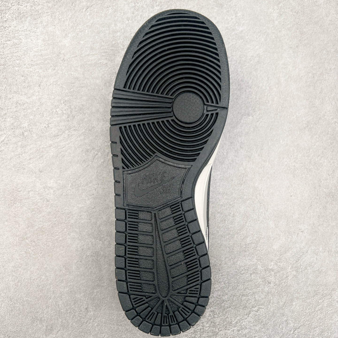 图片[9]-＃特价福利 NK Dunk Low 定制配色 大厂出品 极力推荐 原装头层材料 独家版型蒸餾加工帶來的是更好的视觉和脚感体验大厂纯原品质出货 清洁度 电绣工艺 皮料切割干净无任何毛边 细节完美 尺码：36 36.5 37.5 38 38.5 39 40 40.5 41 42 42.5 43 44 44.5 45 46-选品中心