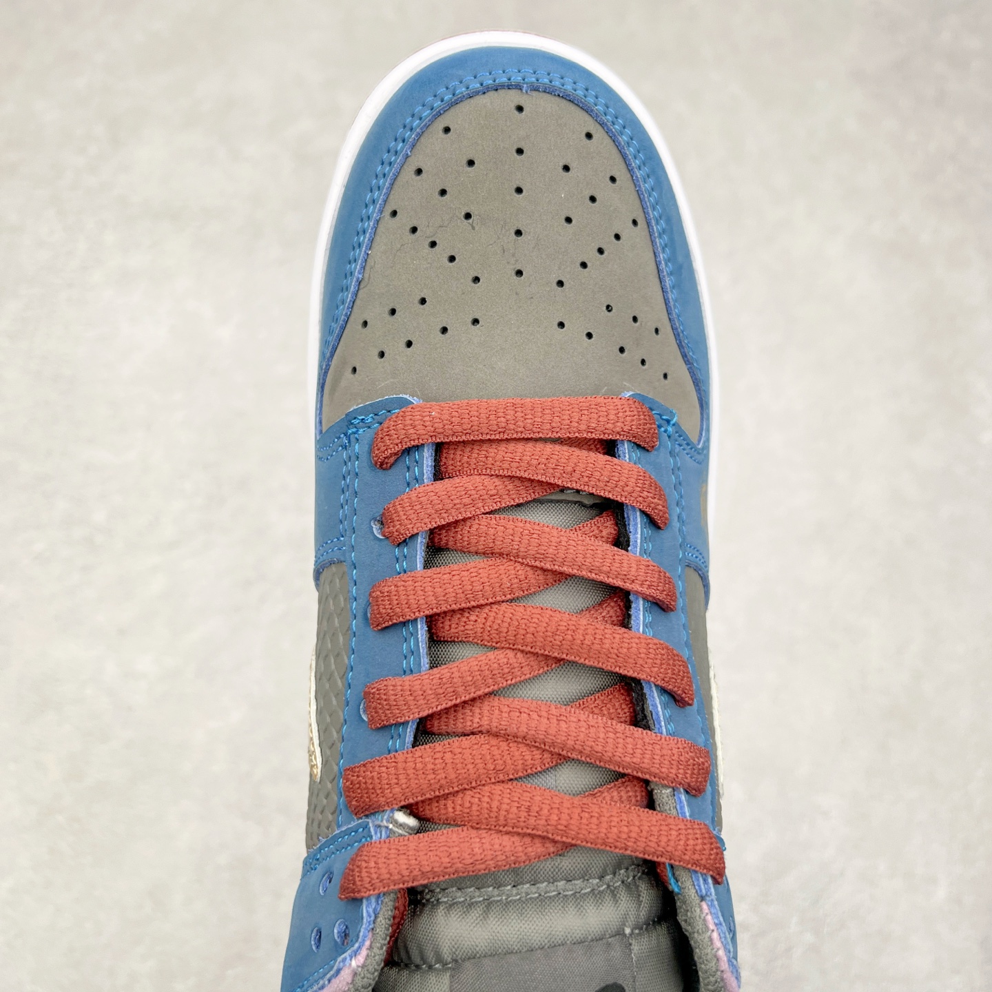 图片[4]-＃特价福利 NK Dunk Low 定制配色 大厂出品 极力推荐 原装头层材料 独家版型蒸餾加工帶來的是更好的视觉和脚感体验大厂纯原品质出货 清洁度 电绣工艺 皮料切割干净无任何毛边 细节完美 尺码：36 36.5 37.5 38 38.5 39 40 40.5 41 42 42.5 43 44 44.5 45 46-选品中心