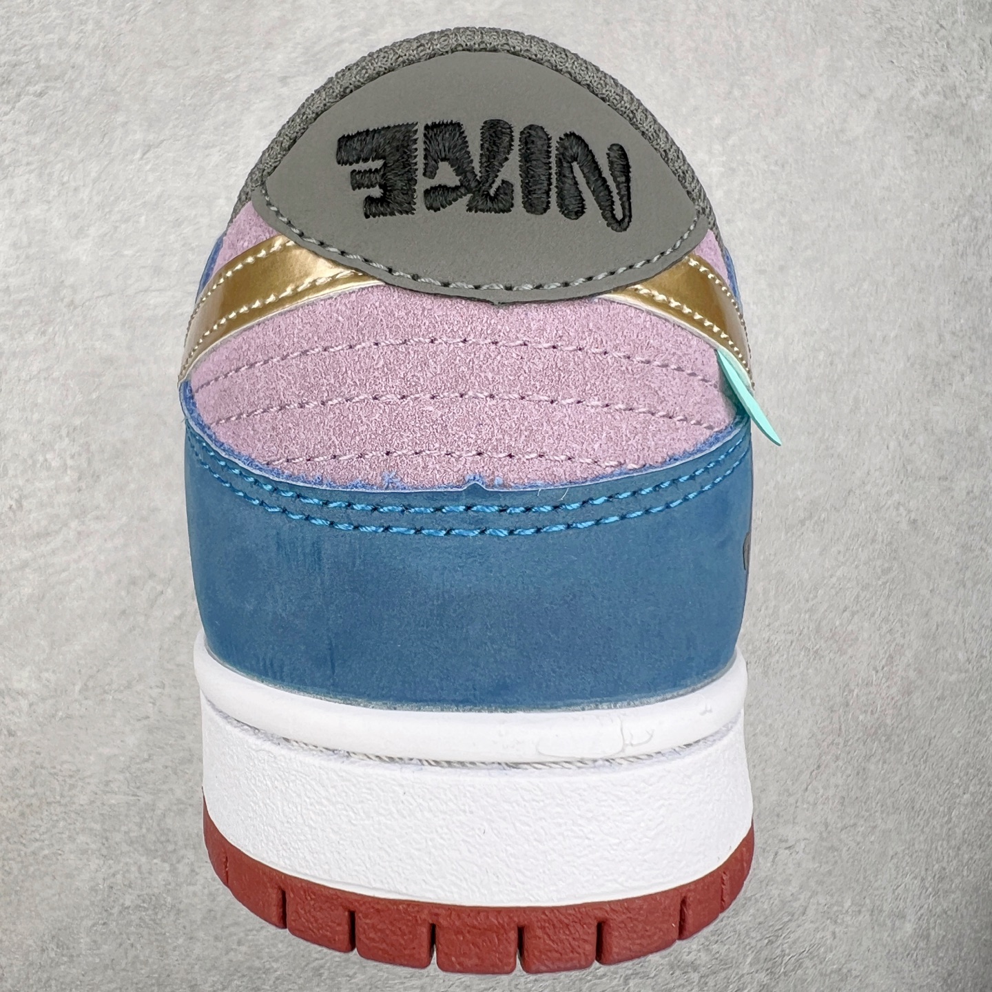 图片[8]-＃特价福利 NK Dunk Low 定制配色 大厂出品 极力推荐 原装头层材料 独家版型蒸餾加工帶來的是更好的视觉和脚感体验大厂纯原品质出货 清洁度 电绣工艺 皮料切割干净无任何毛边 细节完美 尺码：36 36.5 37.5 38 38.5 39 40 40.5 41 42 42.5 43 44 44.5 45 46-选品中心