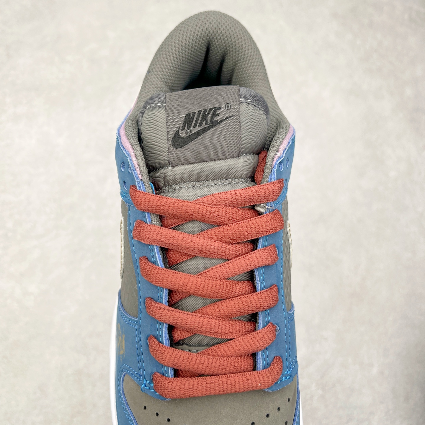 图片[5]-＃特价福利 NK Dunk Low 定制配色 大厂出品 极力推荐 原装头层材料 独家版型蒸餾加工帶來的是更好的视觉和脚感体验大厂纯原品质出货 清洁度 电绣工艺 皮料切割干净无任何毛边 细节完美 尺码：36 36.5 37.5 38 38.5 39 40 40.5 41 42 42.5 43 44 44.5 45 46-选品中心