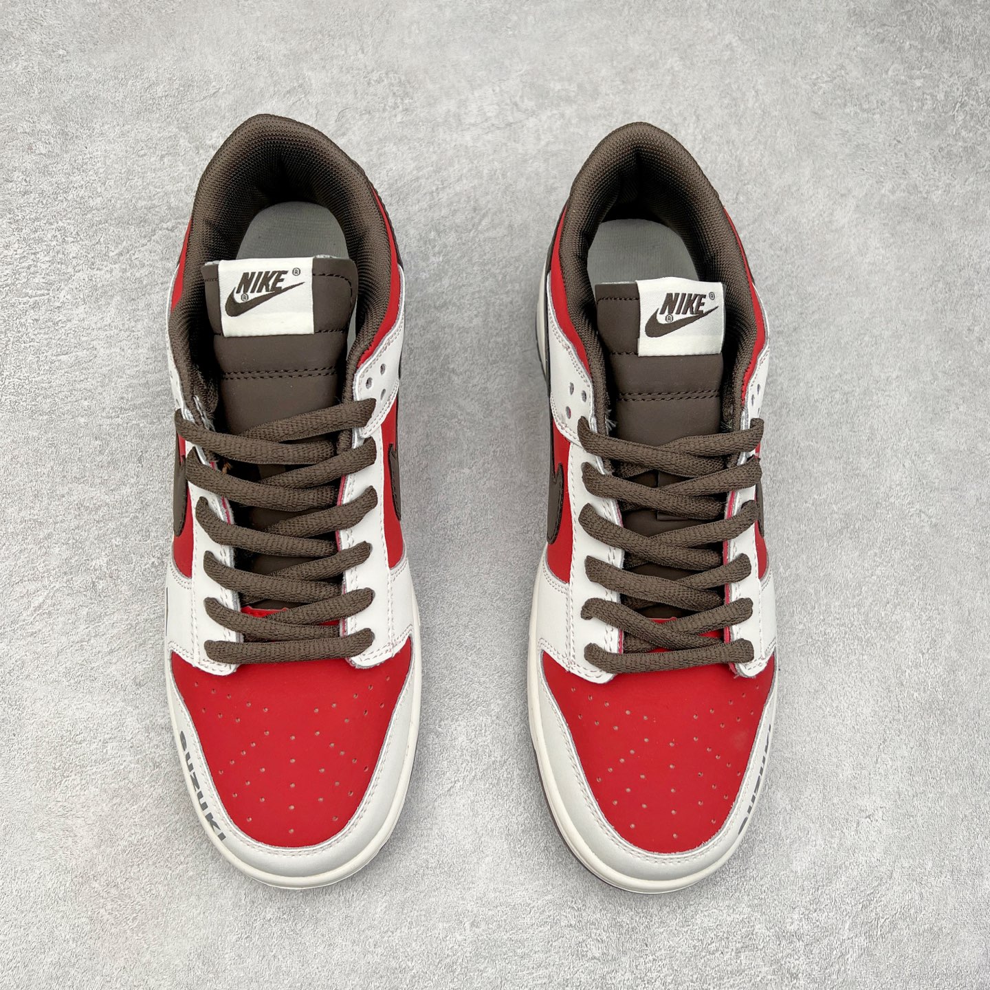 图片[2]-＃特价福利 NK Dunk Low 定制配色 大厂出品 极力推荐 原装头层材料 独家版型蒸餾加工帶來的是更好的视觉和脚感体验大厂纯原品质出货 清洁度 电绣工艺 皮料切割干净无任何毛边 细节完美 尺码：36 36.5 37.5 38 38.5 39 40 40.5 41 42 42.5 43 44 44.5 45 46-选品中心