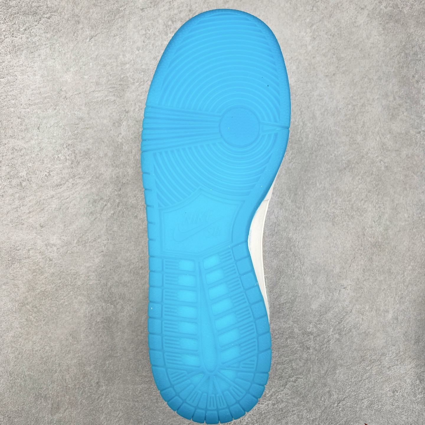 图片[9]-＃特价福利 NK Dunk Low 定制配色 大厂出品 极力推荐 原装头层材料 独家版型蒸餾加工帶來的是更好的视觉和脚感体验大厂纯原品质出货 清洁度 电绣工艺 皮料切割干净无任何毛边 细节完美 尺码：36 36.5 37.5 38 38.5 39 40 40.5 41 42 42.5 43 44 44.5 45 46-选品中心