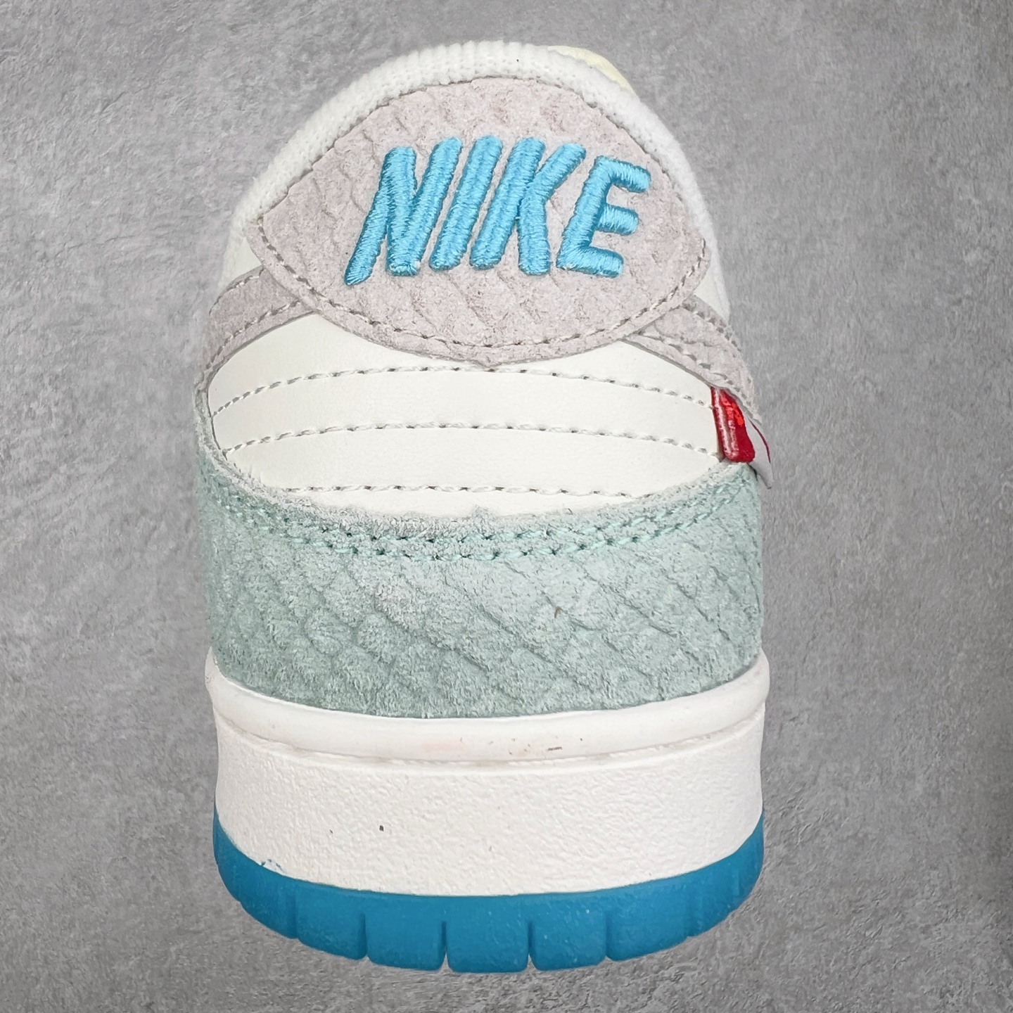 图片[8]-＃特价福利 NK Dunk Low 定制配色 大厂出品 极力推荐 原装头层材料 独家版型蒸餾加工帶來的是更好的视觉和脚感体验大厂纯原品质出货 清洁度 电绣工艺 皮料切割干净无任何毛边 细节完美 尺码：36 36.5 37.5 38 38.5 39 40 40.5 41 42 42.5 43 44 44.5 45 46-选品中心