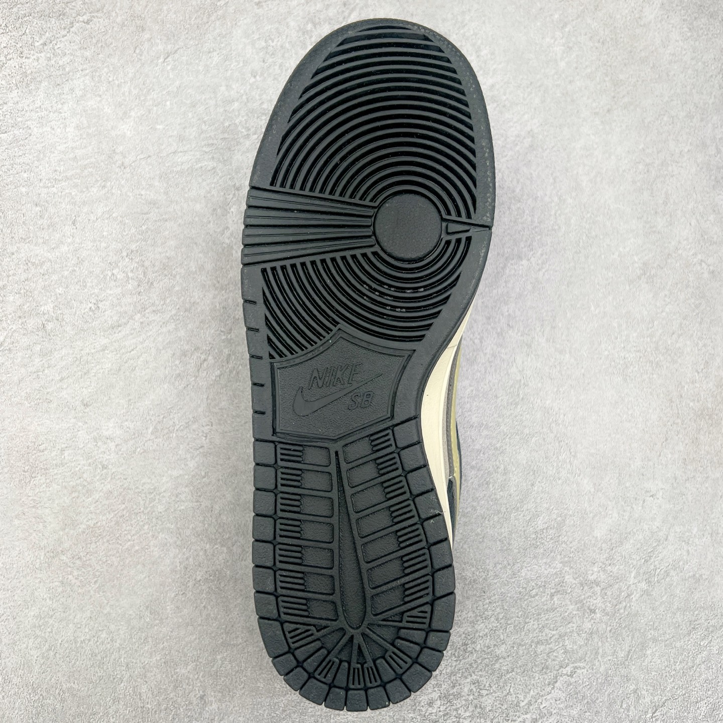 图片[9]-＃特价福利 NK Dunk Low 定制配色 大厂出品 极力推荐 原装头层材料 独家版型蒸餾加工帶來的是更好的视觉和脚感体验大厂纯原品质出货 清洁度 电绣工艺 皮料切割干净无任何毛边 细节完美 尺码：36 36.5 37.5 38 38.5 39 40 40.5 41 42 42.5 43 44 44.5 45 46-选品中心