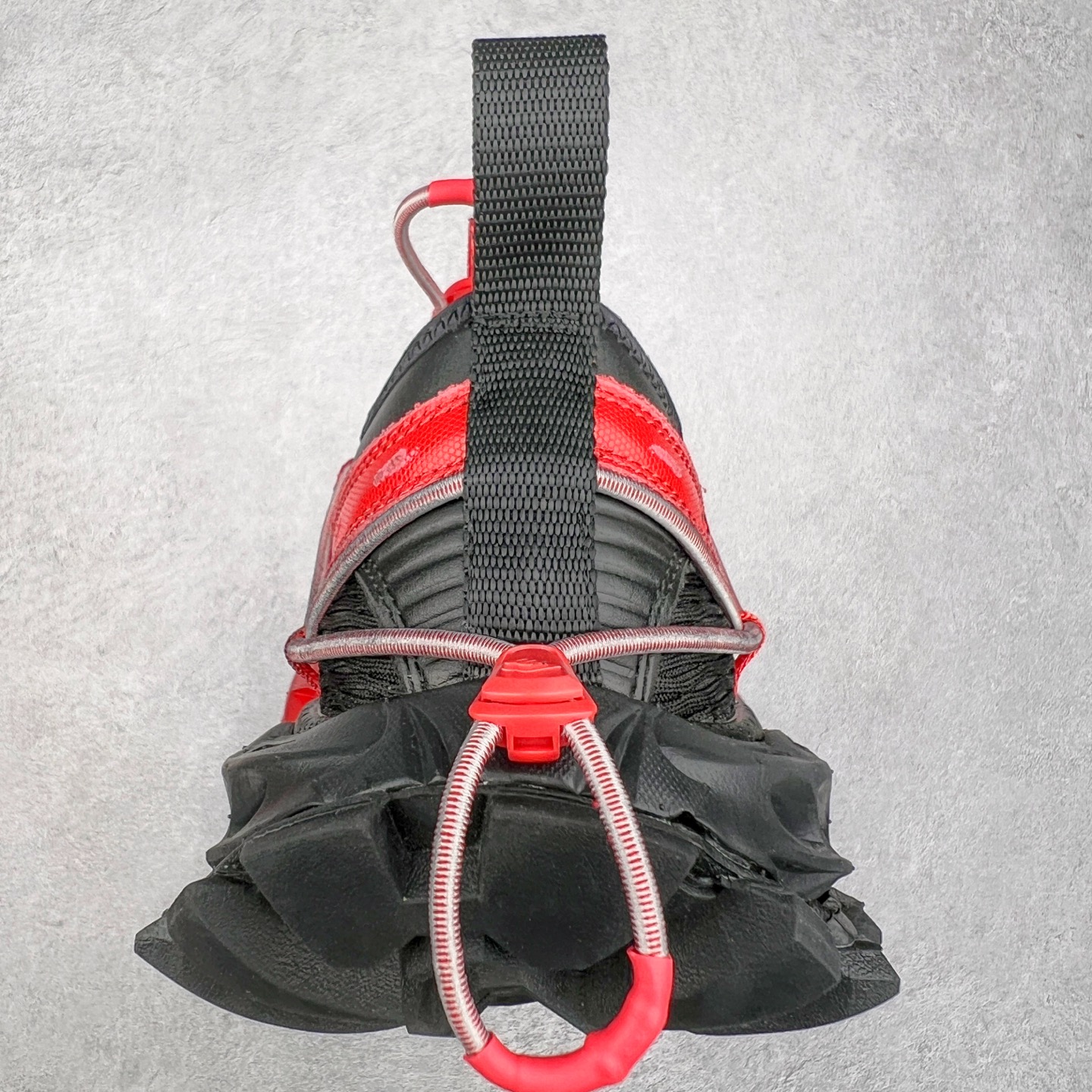 图片[8]-＃VG零售版 Balenciaga Hike 巴黎世家圆头厚底低帮老爹鞋 全套原纸板楦头开发 最原汁原味的灵魂版型 全鞋荧光划线卡点 胶水把控整洁度追求极致完美 每一双都是工艺品 多重QC质检 超越公司货的品控标准 实实在在的免检产品 原盒原配 正确字体电绣 粗细、位置、大小正确 侧边TPU 透气孔匹配意产原版 正确分离大底 TPU软底 原版一致大底LOGO 立体感十足 原厂皮料水洗做旧 采购原厂网纱 偏大一码 尺码：35 36 37 38 39 40 41 42 43 44 45 46-选品中心