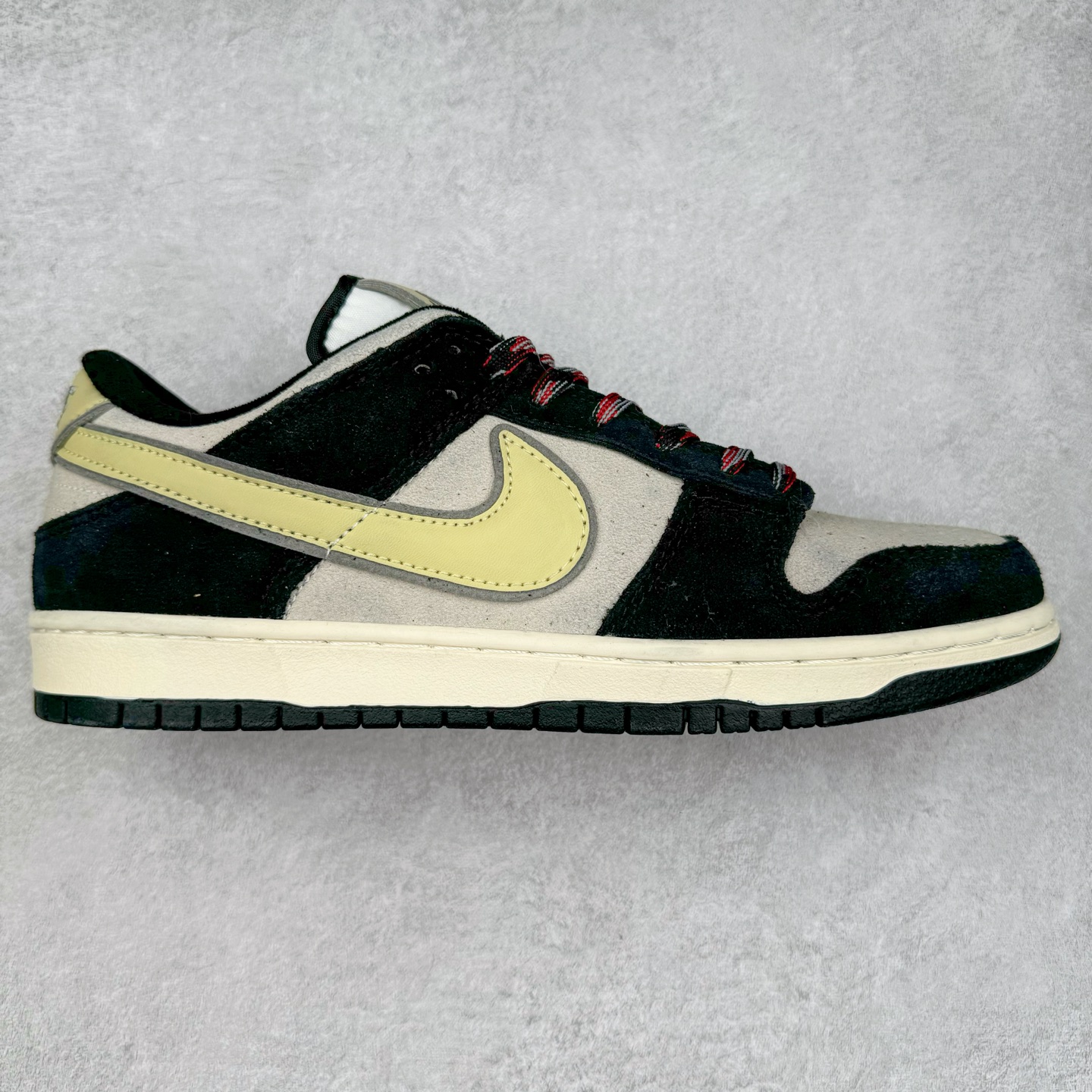 ＃特价福利 NK Dunk Low 定制配色 大厂出品 极力推荐 原装头层材料 独家版型蒸餾加工帶來的是更好的视觉和脚感体验大厂纯原品质出货 清洁度 电绣工艺 皮料切割干净无任何毛边 细节完美 尺码：36 36.5 37.5 38 38.5 39 40 40.5 41 42 42.5 43 44 44.5 45 46-选品中心