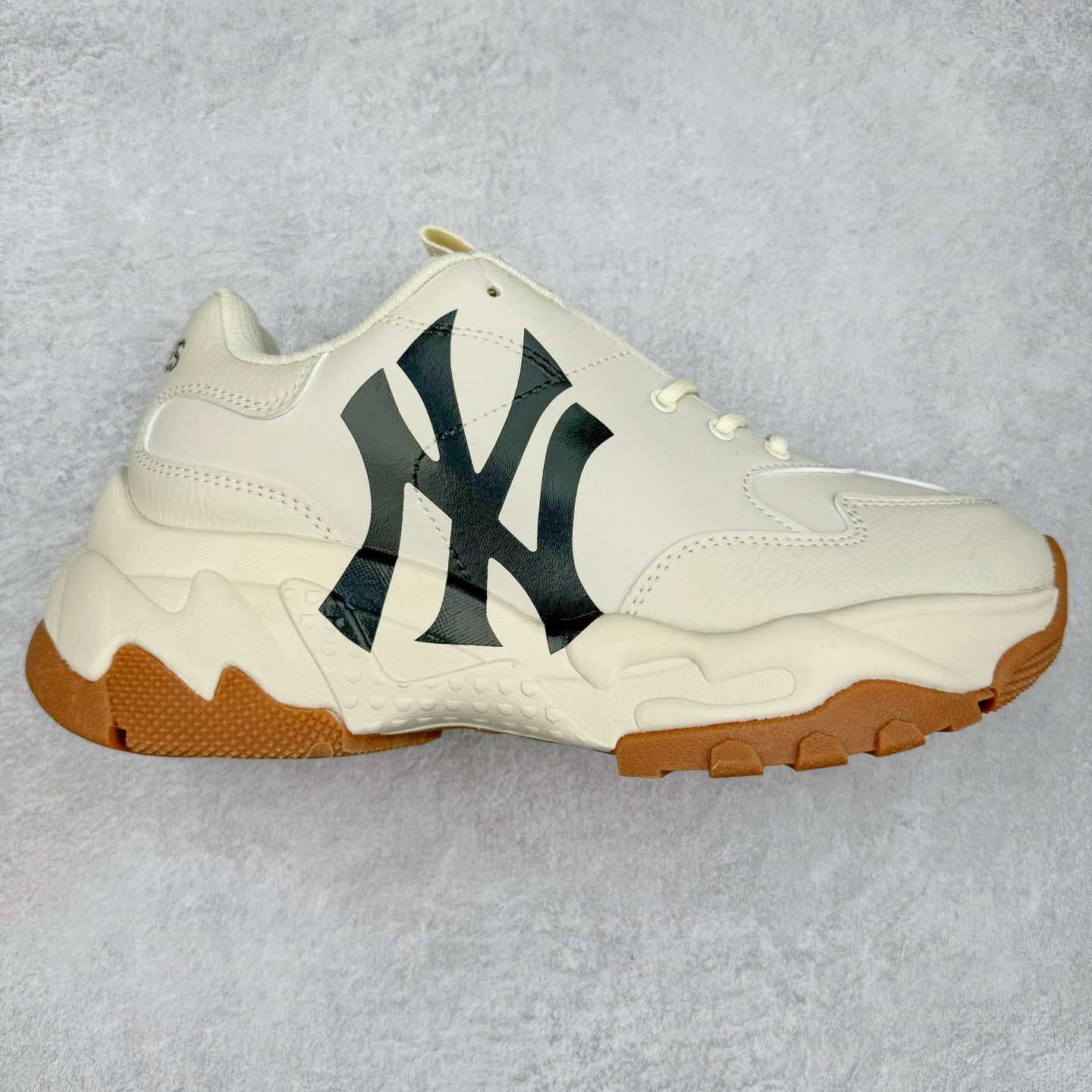 图片[2]-＃MLB盲盒福利 MLB Big Ball Chunky 复古印花老爹鞋系列低帮轻量增高厚底百搭休闲运动慢跑鞋 白菜价亏本清仓套现转新款 机不可失 好好把握 随机一双 只选尺码 商品款式均为上架顶级款式 单品零售价格2×× 保证稳赚不赔 无通货 无烂货 会有轻微瑕疵的情况 友情提醒 买到是亏还是赚 每个人定义不同福袋闷包理论上和赌博心理相同玩的就是惊喜 玩的就是心跳活动商品无严重质量问题不退换‼️尺码：35 36 36.5 37 38 38.5 39 40 40.5 41 42 42.5 43 44 44.5 45-选品中心