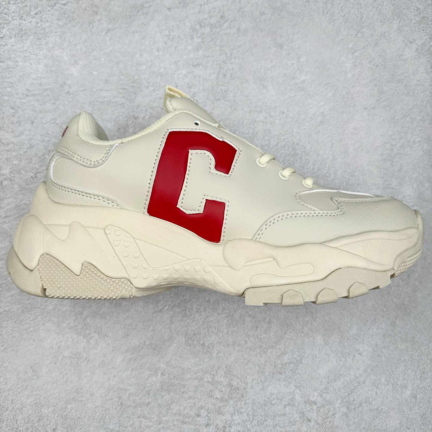 ＃MLB盲盒福利 MLB Big Ball Chunky 复古印花老爹鞋系列低帮轻量增高厚底百搭休闲运动慢跑鞋 白菜价亏本清仓套现转新款 机不可失 好好把握 随机一双 只选尺码 商品款式均为上架顶级款式 单品零售价格2×× 保证稳赚不赔 无通货 无烂货 会有轻微瑕疵的情况 友情提醒 买到是亏还是赚 每个人定义不同福袋闷包理论上和赌博心理相同玩的就是惊喜 玩的就是心跳活动商品无严重质量问题不退换‼️尺码：35 36 36.5 37 38 38.5 39 40 40.5 41 42 42.5 43 44 44.5 45-选品中心