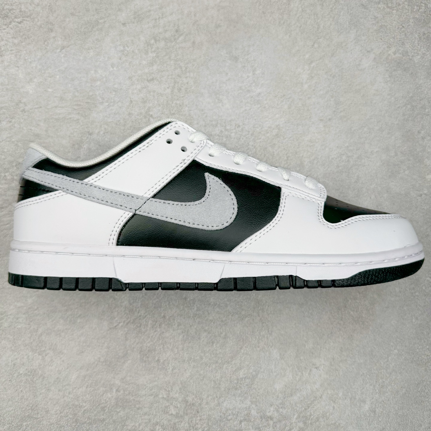 ＃K1 NK Dunk Low IB4620-141 全新支线性价比拉满 迎合行情定价 正确头层皮料 细节均购入原鞋校对开发 全套原纸板楦头加持 细节品控鞋型稳定 独家私模官方最新原厂磨具打造大底 鞋头坡度极致还原 原盒原配 玻璃冲刀 超高清洁度 全鞋零毛边皮料切割 正确中底布背胶中底布拉帮走线 尺码：36 36.5 37.5 38 38.5 39 40 40.5 41 42 42.5 43 44 44.5 45 46-选品中心