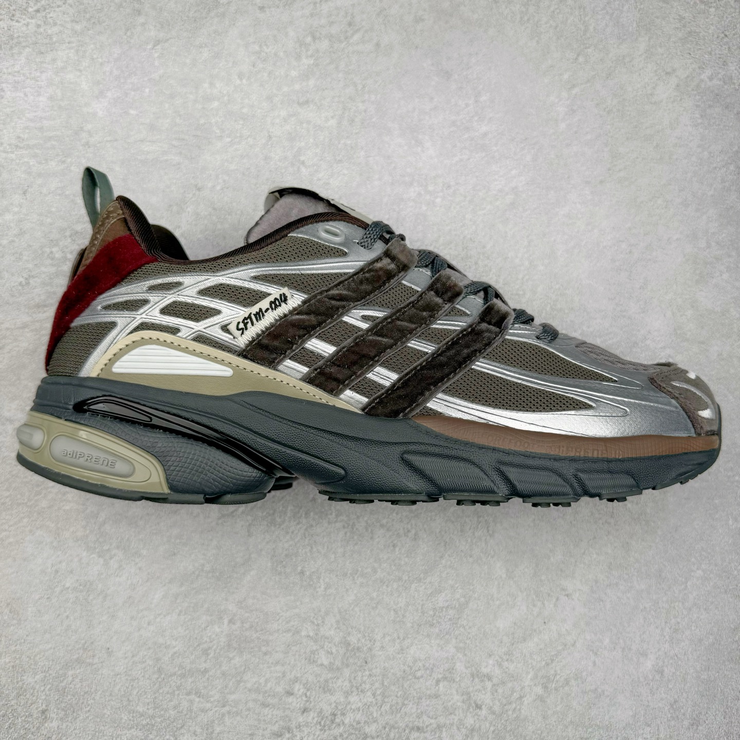 SFTM x AD Originals ADISTAR CUSHION 联名复古舒适防滑耐磨低帮生活休闲鞋 JH9009 实拍调校N版已经零色差零失真 百分百还原实物色彩所见即所得 不存在货不对板色差等低级问题 选购参考实物拍摄 不混卖不参货 只用心做好货严格选品 承诺混一赔十 尺码：36 36.5 37.5 38 38.5 39 40 40.5 41 42 42.5 43 44 44.5 45-选品中心