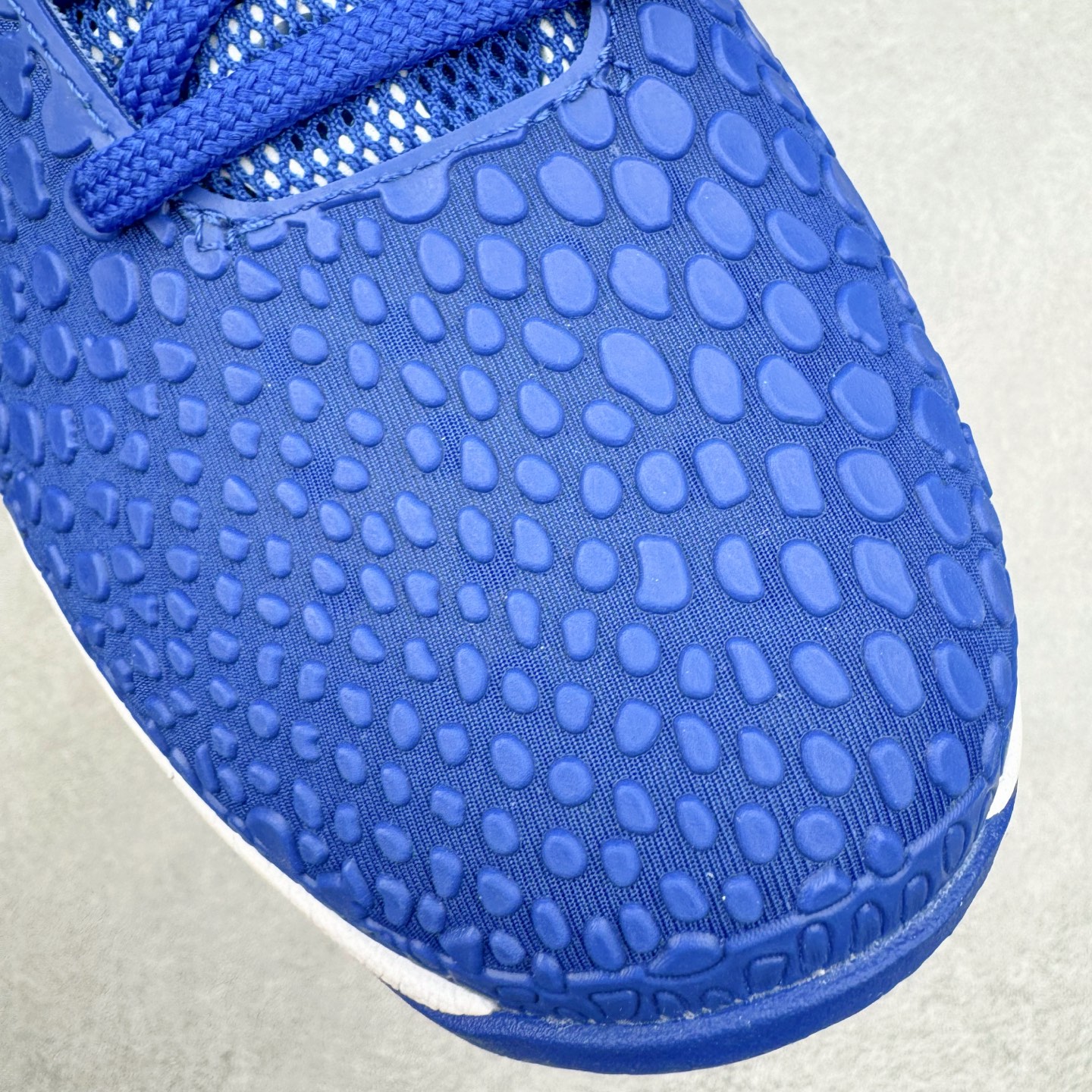 图片[15]-＃S2 NK Zoom Kobe 6 Protro 科比六代 蓝白 CW2190-400 圈内顶级批次 完美复刻公司货 前掌超大Zoom Turbo气垫 后掌EVA缓震 真正的原汁原味 还原ZP脚感 全身鞋材卡料色独家定制 唯一正确喷漆工艺Swoosh 正确凹凸蛇鳞工艺 正确鞋面渐变效果 内全置真动飞态线 独立原厂模具 最大尺码达到48.5码 首批不拼图大几率过验 亲测已过 支持各种高强度实战 无需担心 上脚价 补货周期极长 脚宽建议买大半码 科比系列前掌偏窄 不影响二次销售 支持七天无理由退换 尺码：40 40.5 41 42 42.5 43 44 44.5 45 45.5 46 47.5 48.5-选品中心