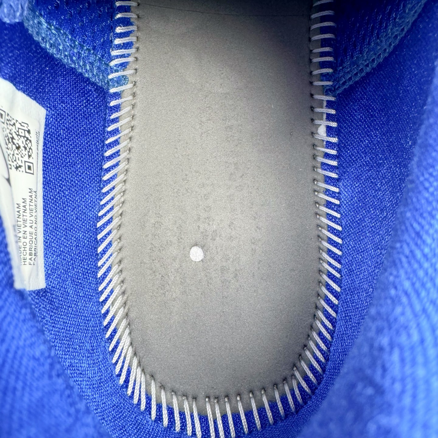 图片[10]-＃S2 NK Zoom Kobe 6 Protro 科比六代 蓝白 CW2190-400 圈内顶级批次 完美复刻公司货 前掌超大Zoom Turbo气垫 后掌EVA缓震 真正的原汁原味 还原ZP脚感 全身鞋材卡料色独家定制 唯一正确喷漆工艺Swoosh 正确凹凸蛇鳞工艺 正确鞋面渐变效果 内全置真动飞态线 独立原厂模具 最大尺码达到48.5码 首批不拼图大几率过验 亲测已过 支持各种高强度实战 无需担心 上脚价 补货周期极长 脚宽建议买大半码 科比系列前掌偏窄 不影响二次销售 支持七天无理由退换 尺码：40 40.5 41 42 42.5 43 44 44.5 45 45.5 46 47.5 48.5-选品中心