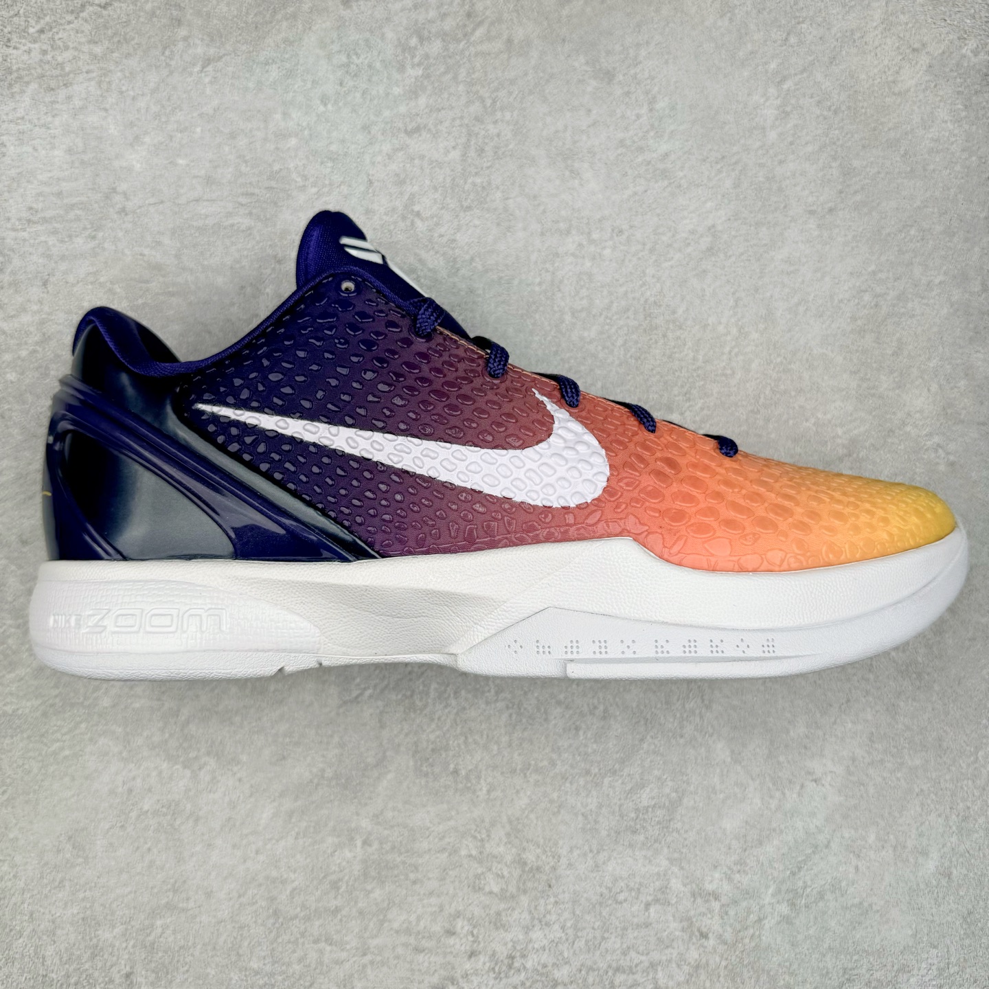 ＃Star NK Zoom Kobe 6 Protro 科比六代 圈内顶级批次 完美复刻公司货 前掌超大Zoom Turbo气垫 后掌EVA缓震 真正的原汁原味 还原ZP脚感 全身鞋材卡料色独家定制 唯一正确喷漆工艺Swoosh 正确凹凸蛇鳞工艺 正确鞋面渐变效果 内全置真动飞态线 独立原厂模具 最大尺码达到48.5码 首批不拼图大几率过验 亲测已过 支持各种高强度实战 无需担心 上脚价 补货周期极长 脚宽建议买大半码 科比系列前掌偏窄 不影响二次销售 支持七天无理由退换 尺码：40 40.5 41 42 42.5 43 44 44.5 45 45.5 46 47.5 48.5-选品中心