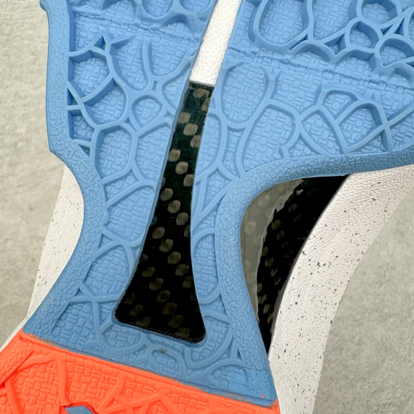 图片[20]-＃Star NK Zoom Kobe 6 Protro 科比六代 圈内顶级批次 完美复刻公司货 前掌超大Zoom Turbo气垫 后掌EVA缓震 真正的原汁原味 还原ZP脚感 全身鞋材卡料色独家定制 唯一正确喷漆工艺Swoosh 正确凹凸蛇鳞工艺 正确鞋面渐变效果 内全置真动飞态线 独立原厂模具 最大尺码达到48.5码 首批不拼图大几率过验 亲测已过 支持各种高强度实战 无需担心 上脚价 补货周期极长 脚宽建议买大半码 科比系列前掌偏窄 不影响二次销售 支持七天无理由退换 尺码：40 40.5 41 42 42.5 43 44 44.5 45 45.5 46 47.5 48.5-选品中心