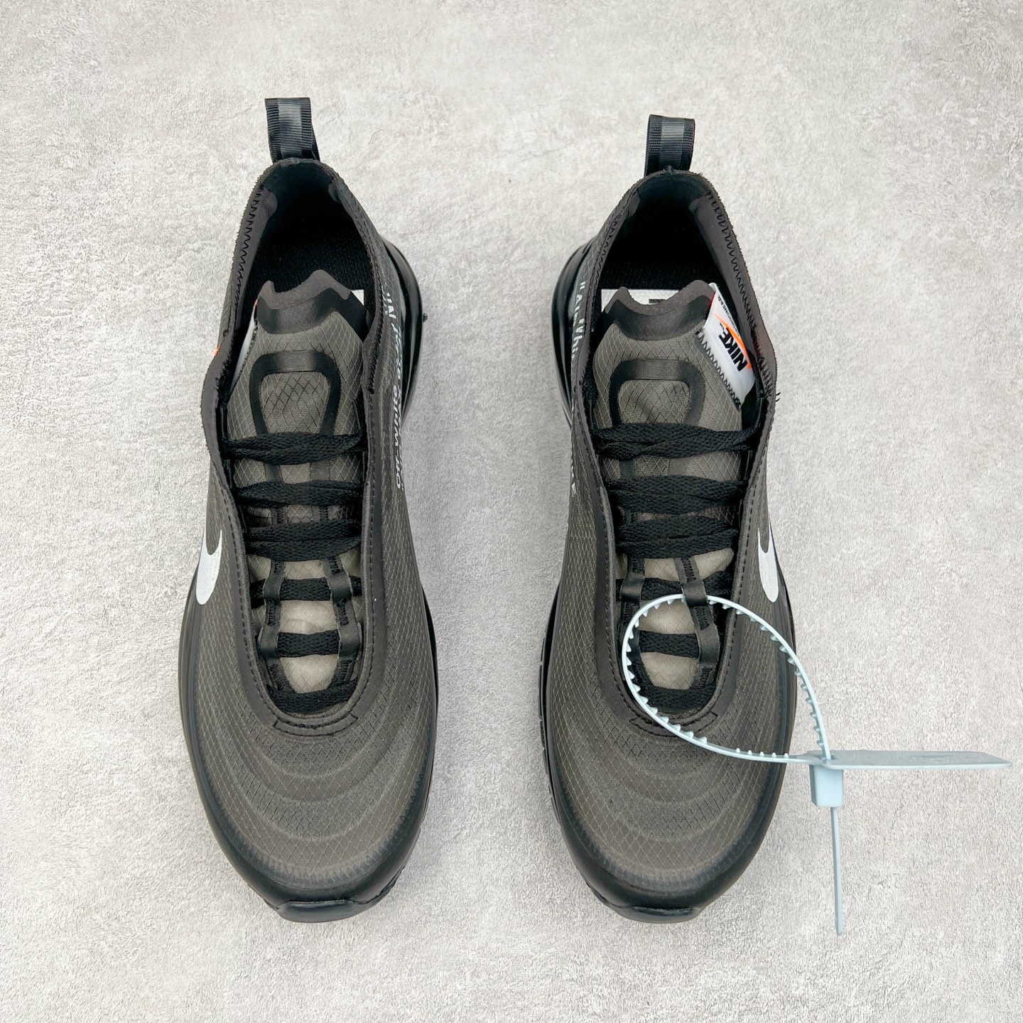 图片[2]-OFF-WHITE x NK Air Max 97 The Ten OW联名款舒适低帮气垫休闲跑步鞋 AJ4585-001 正确半透明网纱材质 热熔高频处理鞋面 透明气窗气垫装置 回弹PU模真气垫大底 全套包装配件 实拍调校N版已经零色差零失真 百分百还原实物色彩所见即所得 不存在货不对板色差等低级问题 选购参考实物拍摄 不混卖不参货 只用心做好货严格选品 承诺混一赔十 尺码：36 36.5 37.5 38 38.5 39 40 40.5 41 42 42.5 43 44 44.5 45-选品中心