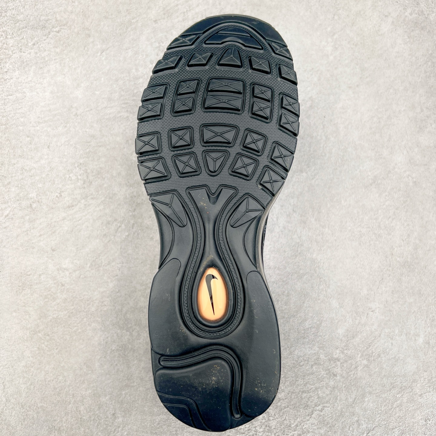 图片[9]-OFF-WHITE x NK Air Max 97 The Ten OW联名款舒适低帮气垫休闲跑步鞋 AJ4585-001 正确半透明网纱材质 热熔高频处理鞋面 透明气窗气垫装置 回弹PU模真气垫大底 全套包装配件 实拍调校N版已经零色差零失真 百分百还原实物色彩所见即所得 不存在货不对板色差等低级问题 选购参考实物拍摄 不混卖不参货 只用心做好货严格选品 承诺混一赔十 尺码：36 36.5 37.5 38 38.5 39 40 40.5 41 42 42.5 43 44 44.5 45-选品中心