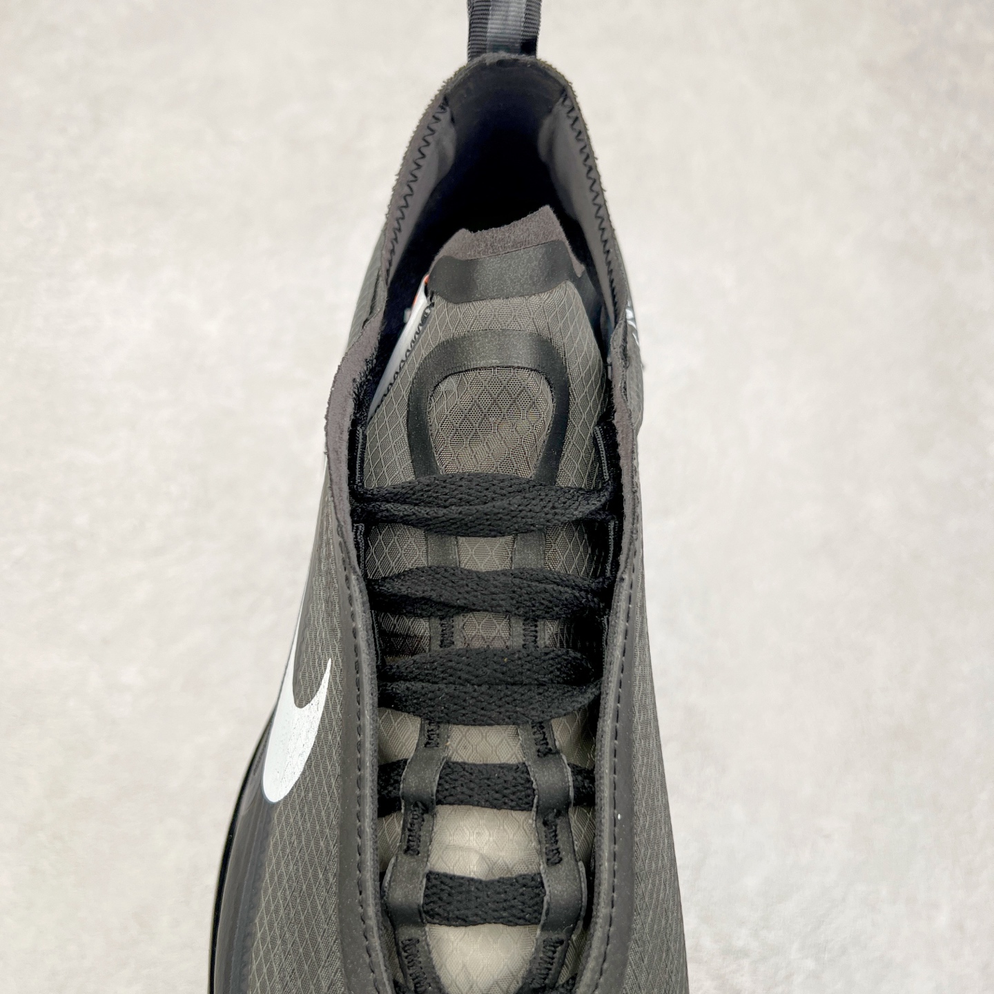 图片[5]-OFF-WHITE x NK Air Max 97 The Ten OW联名款舒适低帮气垫休闲跑步鞋 AJ4585-001 正确半透明网纱材质 热熔高频处理鞋面 透明气窗气垫装置 回弹PU模真气垫大底 全套包装配件 实拍调校N版已经零色差零失真 百分百还原实物色彩所见即所得 不存在货不对板色差等低级问题 选购参考实物拍摄 不混卖不参货 只用心做好货严格选品 承诺混一赔十 尺码：36 36.5 37.5 38 38.5 39 40 40.5 41 42 42.5 43 44 44.5 45-选品中心