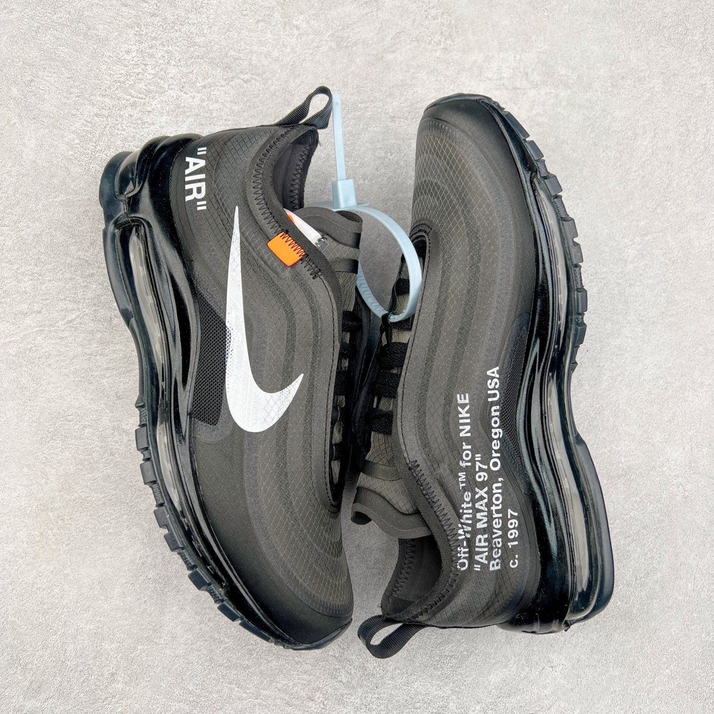 图片[3]-OFF-WHITE x NK Air Max 97 The Ten OW联名款舒适低帮气垫休闲跑步鞋 AJ4585-001 正确半透明网纱材质 热熔高频处理鞋面 透明气窗气垫装置 回弹PU模真气垫大底 全套包装配件 实拍调校N版已经零色差零失真 百分百还原实物色彩所见即所得 不存在货不对板色差等低级问题 选购参考实物拍摄 不混卖不参货 只用心做好货严格选品 承诺混一赔十 尺码：36 36.5 37.5 38 38.5 39 40 40.5 41 42 42.5 43 44 44.5 45-选品中心