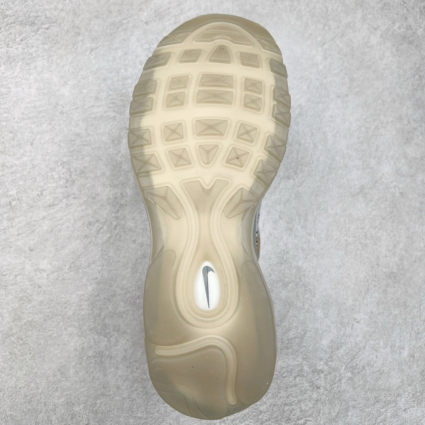 图片[9]-OFF-WHITE x NK Air Max 97 The Ten OW联名款舒适低帮气垫休闲跑步鞋 AJ4585-101 正确半透明网纱材质 热熔高频处理鞋面 透明气窗气垫装置 回弹PU模真气垫大底 全套包装配件 实拍调校N版已经零色差零失真 百分百还原实物色彩所见即所得 不存在货不对板色差等低级问题 选购参考实物拍摄 不混卖不参货 只用心做好货严格选品 承诺混一赔十 尺码：36 36.5 37.5 38 38.5 39 40 40.5 41 42 42.5 43 44 44.5 45-选品中心