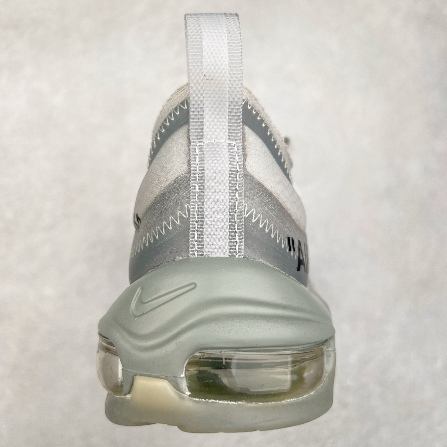 图片[8]-OFF-WHITE x NK Air Max 97 The Ten OW联名款舒适低帮气垫休闲跑步鞋 AJ4585-101 正确半透明网纱材质 热熔高频处理鞋面 透明气窗气垫装置 回弹PU模真气垫大底 全套包装配件 实拍调校N版已经零色差零失真 百分百还原实物色彩所见即所得 不存在货不对板色差等低级问题 选购参考实物拍摄 不混卖不参货 只用心做好货严格选品 承诺混一赔十 尺码：36 36.5 37.5 38 38.5 39 40 40.5 41 42 42.5 43 44 44.5 45-选品中心