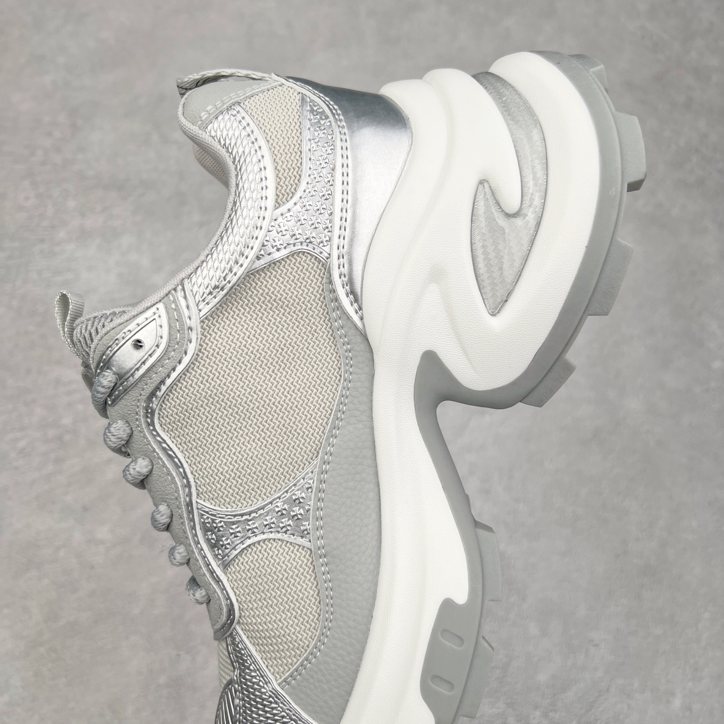 图片[7]-GG-CC Chunky Low白鹿同款独星球 2024新款GGCC低帮复古厚底增高老爹鞋 时髦look轻松定格 不费力展现率性氛围 原版正确大底 高档银盒 酷帅机能风不规则设计大底 8CM 增高厚底 大长腿既视感轻松拿捏 货号：G24X9833 尺码：35 36 37 38 39 40-选品中心