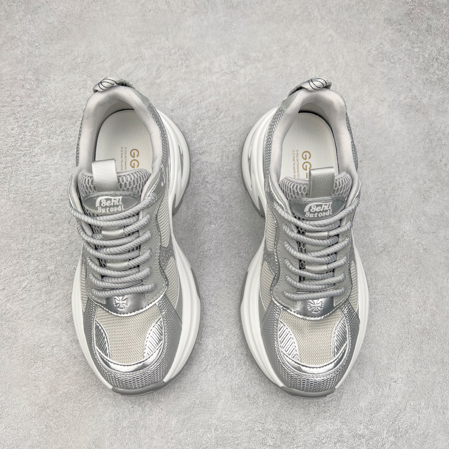 图片[2]-GG-CC Chunky Low白鹿同款独星球 2024新款GGCC低帮复古厚底增高老爹鞋 时髦look轻松定格 不费力展现率性氛围 原版正确大底 高档银盒 酷帅机能风不规则设计大底 8CM 增高厚底 大长腿既视感轻松拿捏 货号：G24X9833 尺码：35 36 37 38 39 40-选品中心