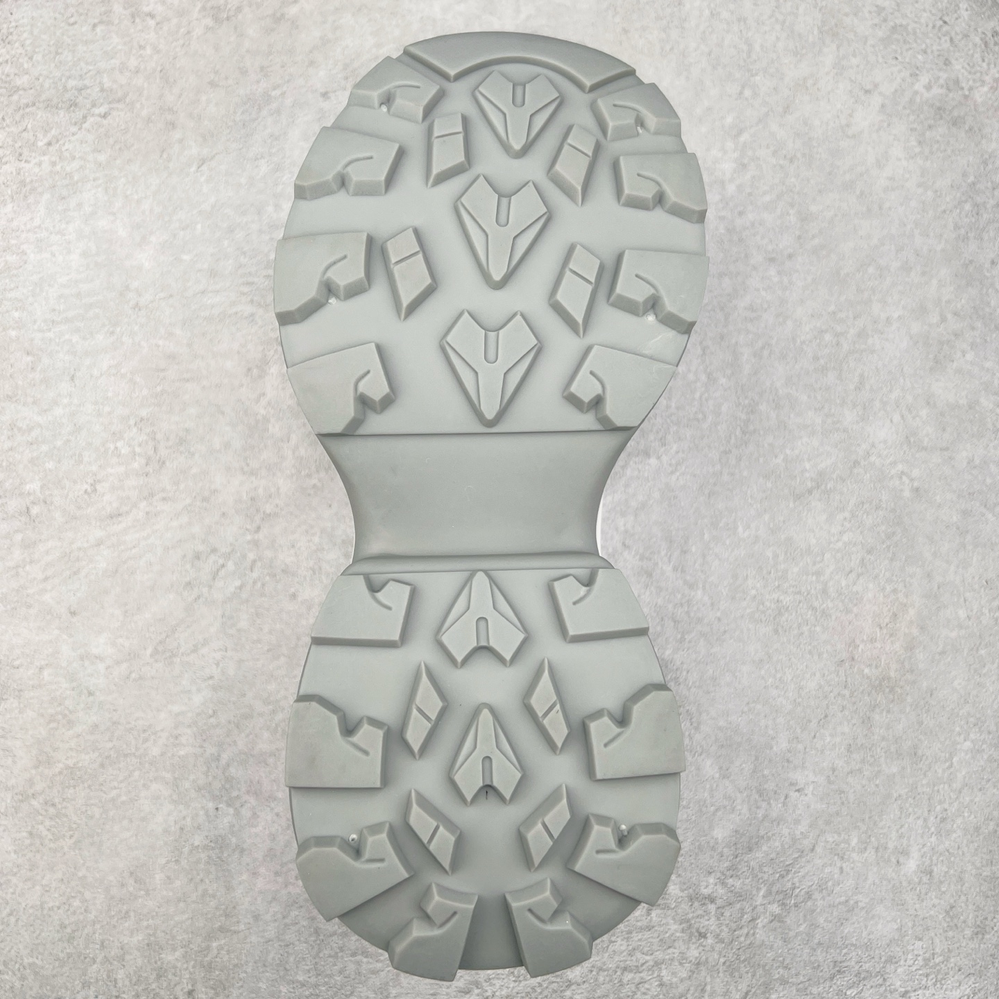 图片[9]-GG-CC Chunky Low白鹿同款独星球 2024新款GGCC低帮复古厚底增高老爹鞋 时髦look轻松定格 不费力展现率性氛围 原版正确大底 高档银盒 酷帅机能风不规则设计大底 8CM 增高厚底 大长腿既视感轻松拿捏 货号：G24X9833 尺码：35 36 37 38 39 40-选品中心