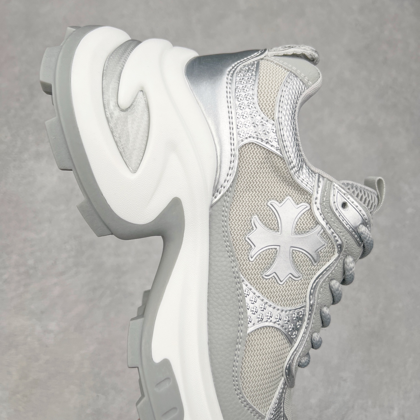 图片[6]-GG-CC Chunky Low白鹿同款独星球 2024新款GGCC低帮复古厚底增高老爹鞋 时髦look轻松定格 不费力展现率性氛围 原版正确大底 高档银盒 酷帅机能风不规则设计大底 8CM 增高厚底 大长腿既视感轻松拿捏 货号：G24X9833 尺码：35 36 37 38 39 40-选品中心