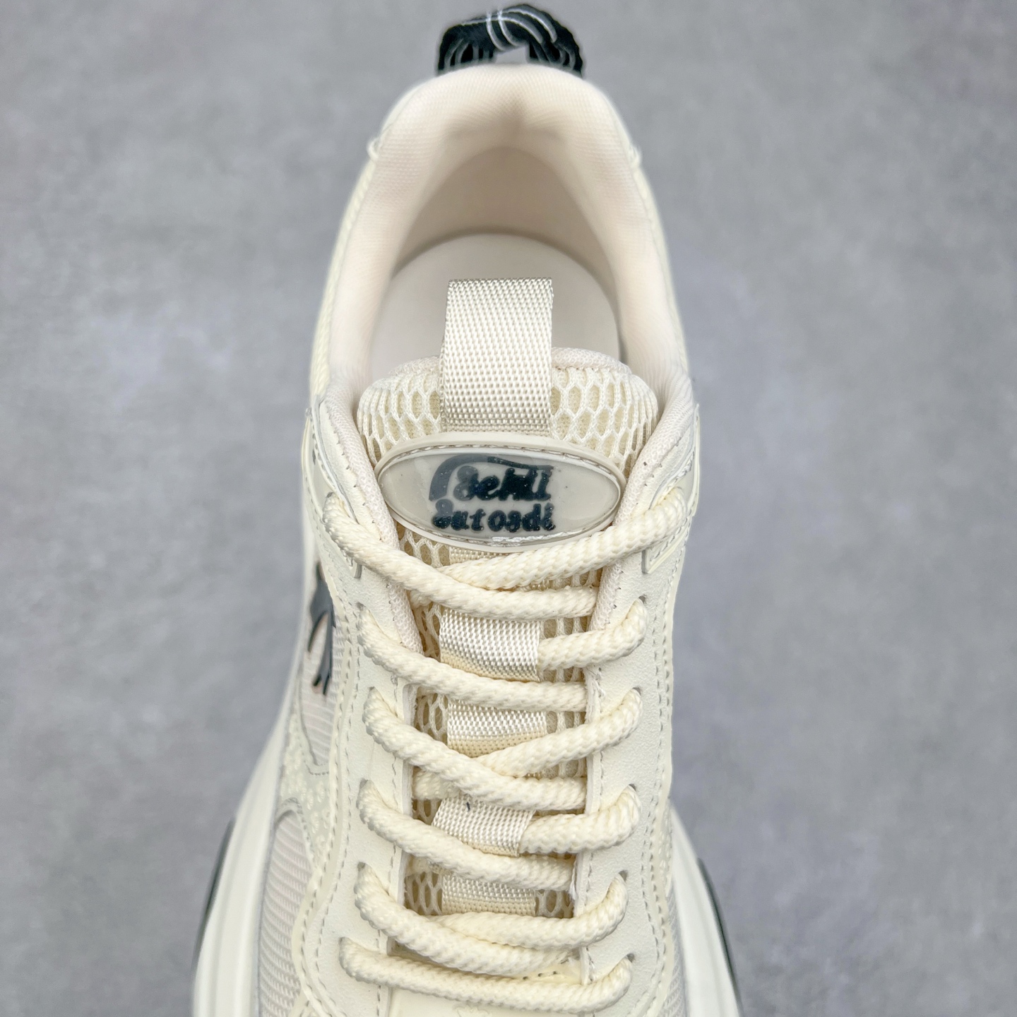 图片[5]-GG-CC Chunky Low白鹿同款独星球 2024新款GGCC低帮复古厚底增高老爹鞋 时髦look轻松定格 不费力展现率性氛围 原版正确大底 高档银盒 酷帅机能风不规则设计大底 8CM 增高厚底 大长腿既视感轻松拿捏 货号：G24X9833 尺码：35 36 37 38 39 40-选品中心