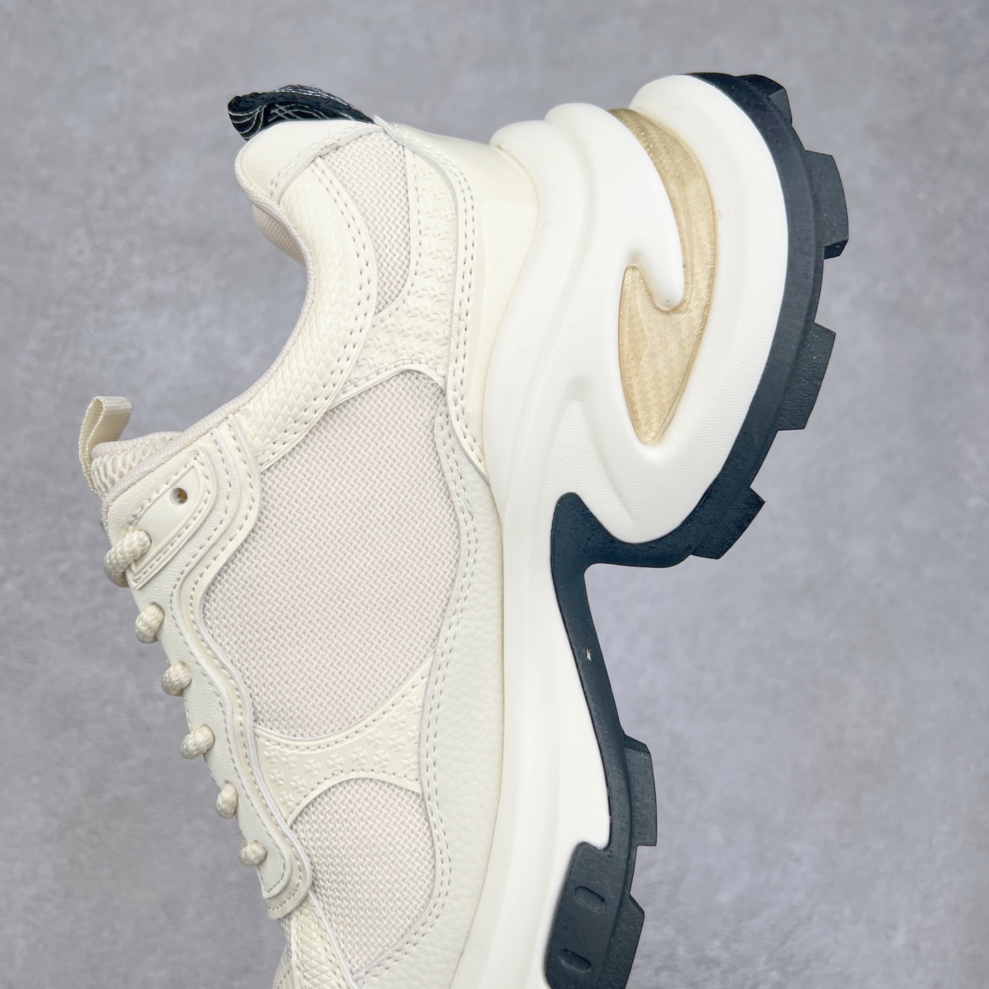 图片[7]-GG-CC Chunky Low白鹿同款独星球 2024新款GGCC低帮复古厚底增高老爹鞋 时髦look轻松定格 不费力展现率性氛围 原版正确大底 高档银盒 酷帅机能风不规则设计大底 8CM 增高厚底 大长腿既视感轻松拿捏 货号：G24X9833 尺码：35 36 37 38 39 40-选品中心