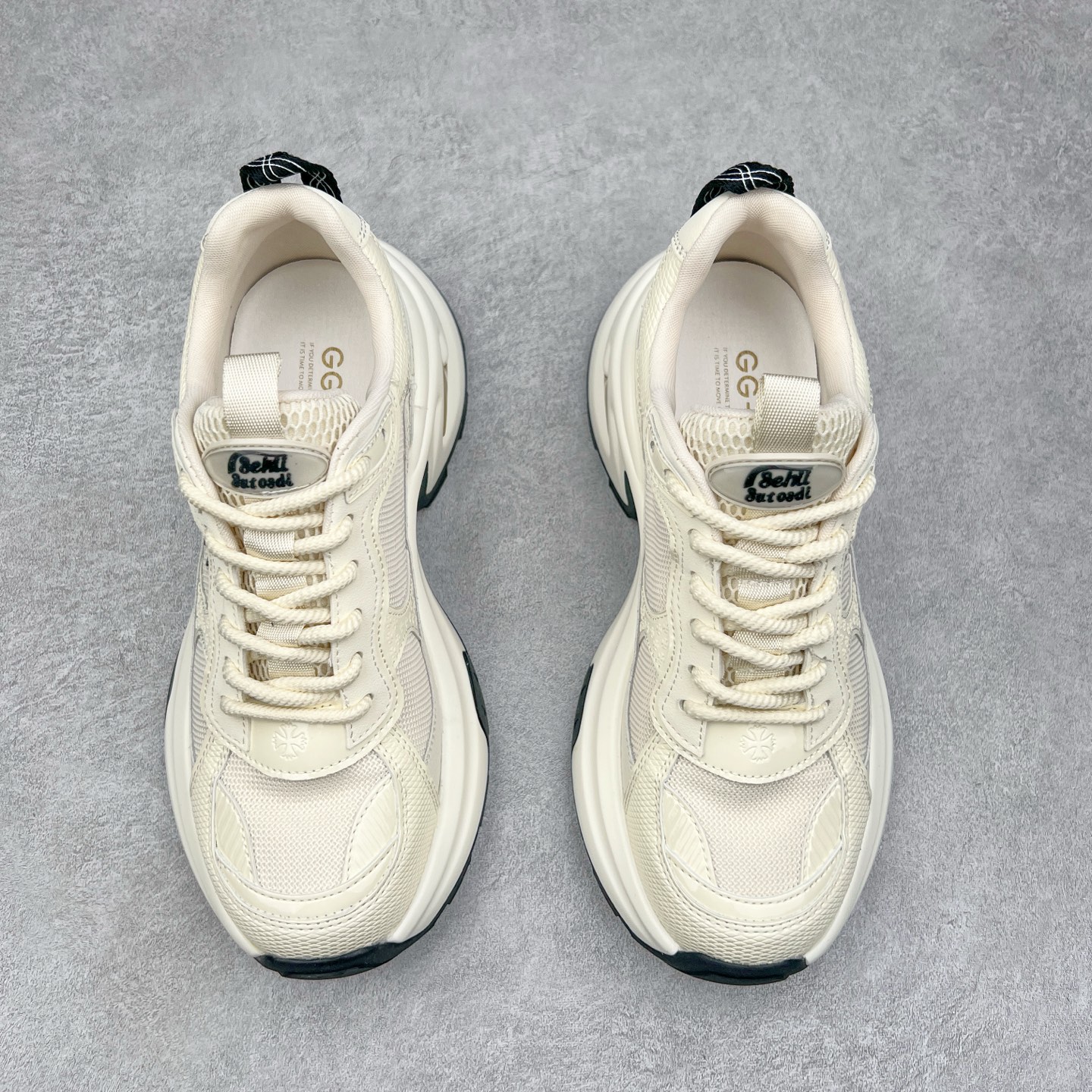 图片[2]-GG-CC Chunky Low白鹿同款独星球 2024新款GGCC低帮复古厚底增高老爹鞋 时髦look轻松定格 不费力展现率性氛围 原版正确大底 高档银盒 酷帅机能风不规则设计大底 8CM 增高厚底 大长腿既视感轻松拿捏 货号：G24X9833 尺码：35 36 37 38 39 40-选品中心