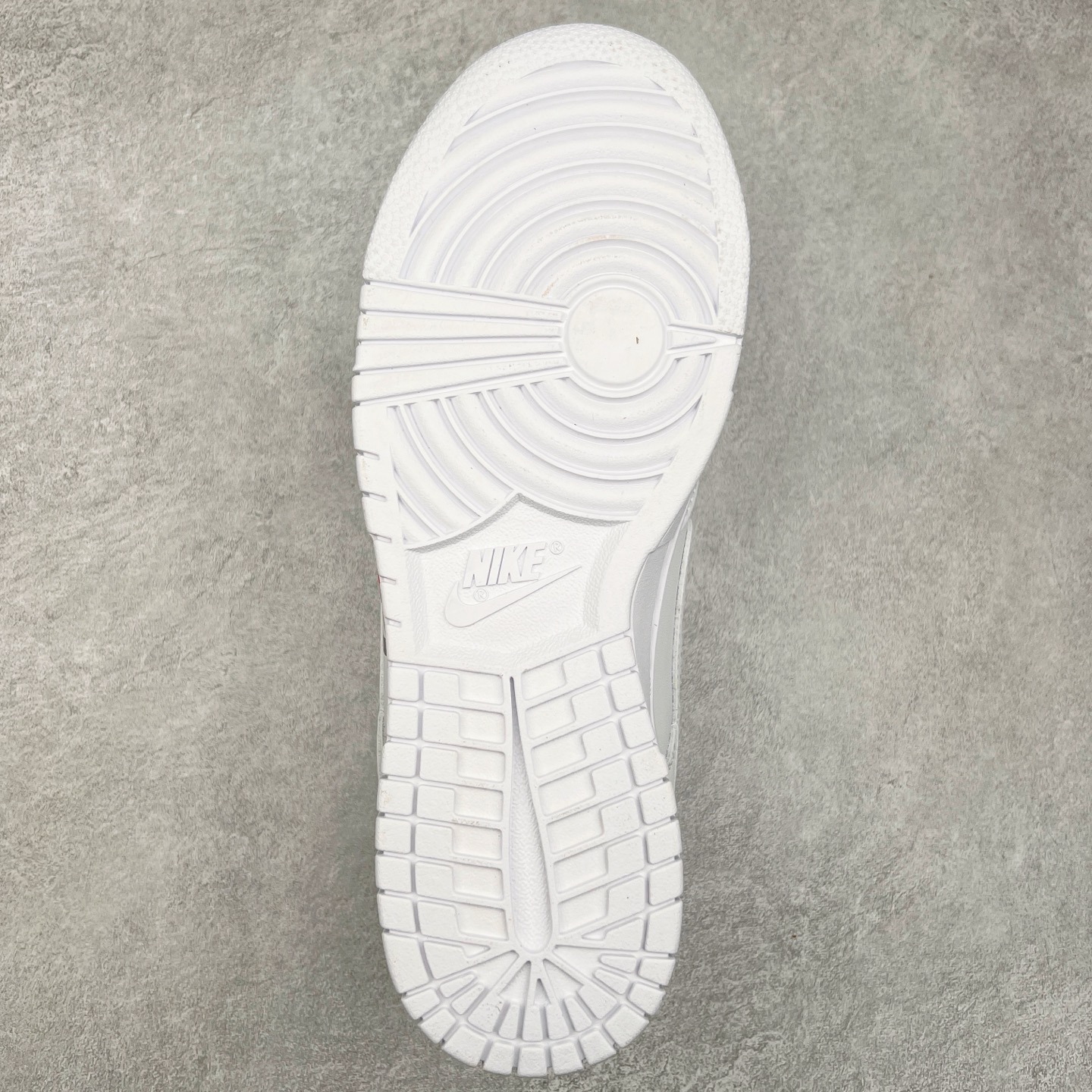 图片[9]-＃F版 NK Dunk Low 哪吒 DD1503-109 性价比王者 极限压缩利润空间 超乎所想的高性价比 用料绝不含糊 原盒原配 正确耐磨橡胶大底 超高清洁度 全鞋零毛边皮料切割 全套原楦原模倾力打造完美版型 尺码：36 36.5 37.5 38 38.5 39 40 40.5 41 42 42.5 43 44 44.5 45 46 47.5-选品中心