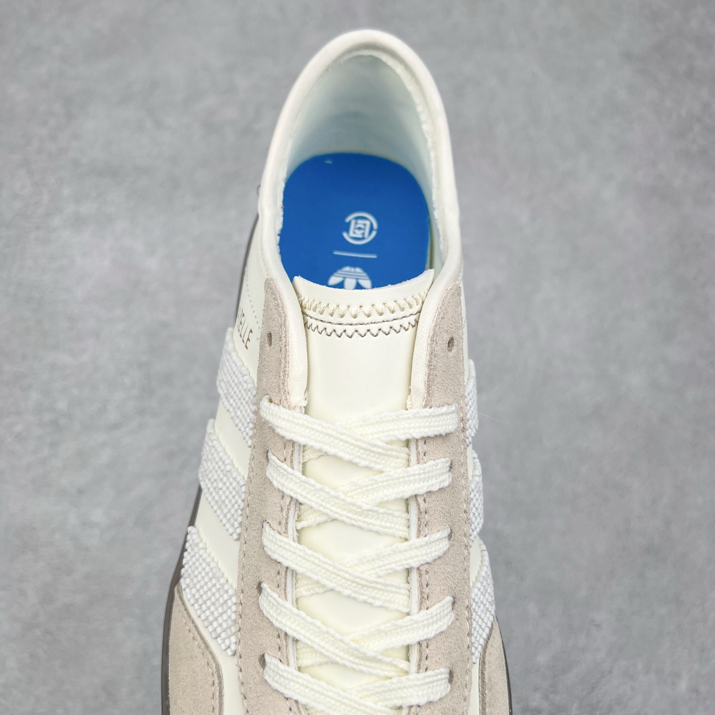 图片[5]-AD Gazelle Indoor Trainers 羚羊内训系列低帮复古百搭休闲运动德训风板鞋 IH3719 90年代经典的复刻版！自60年代以足球训练鞋面世以来,Gazelle就以其经典设计席卷全球。1991年版本的复刻,再造经典Gazelle。采用皮革打造,搭配浊色细节,让这款经典更加简约。实拍调校N版已经零色差零失真 百分百还原实物色彩所见即所得 不存在货不对板色差等低级问题 选购参考实物拍摄 不混卖不参货 只用心做好货严格选品 承诺混一赔十 尺码：36 36.5 37.5 38 38.5 39 40 40.5 41 42 42.5 43 44 44.5 45-选品中心