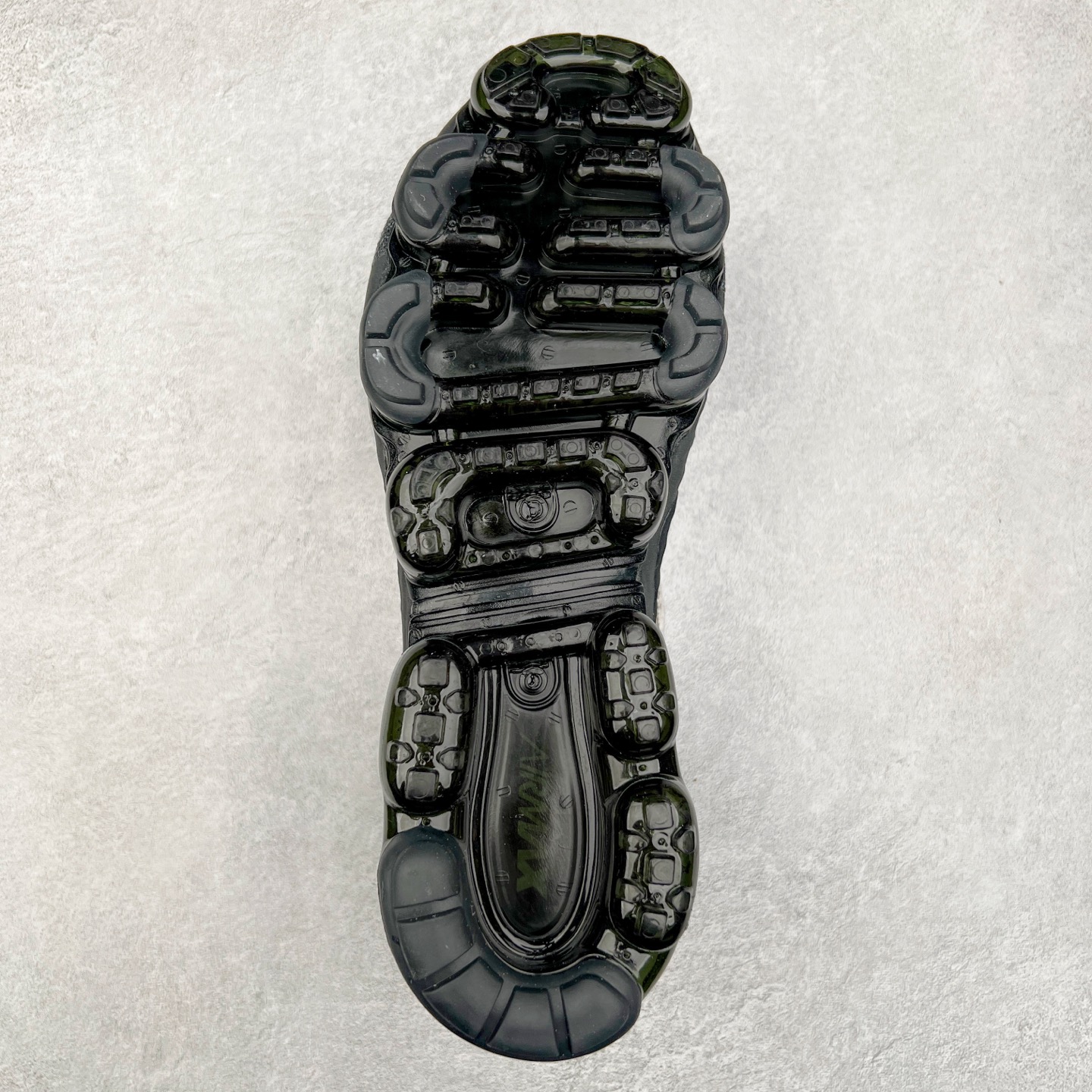 图片[9]-＃纯原 NK Air VaporMax Flyknit 2018大气垫百搭慢跑鞋 849558-007 德产斯托尔针织横机生产原档案针织鞋面 侧面\\\”鱼骨线\\\”清晰立体 原底气垫 细节诠释一切质疑 原产标加持 换盒过验 实拍调校N版已经零色差零失真 百分百还原实物色彩所见即所得 不存在货不对板色差等低级问题 选购参考实物拍摄 不混卖不参货 只用心做好货严格选品 承诺混一赔十 尺码：36 36.5 37.5 38 38.5 39 40 40.5 41 42 42.5 43 44 44.5 45-选品中心