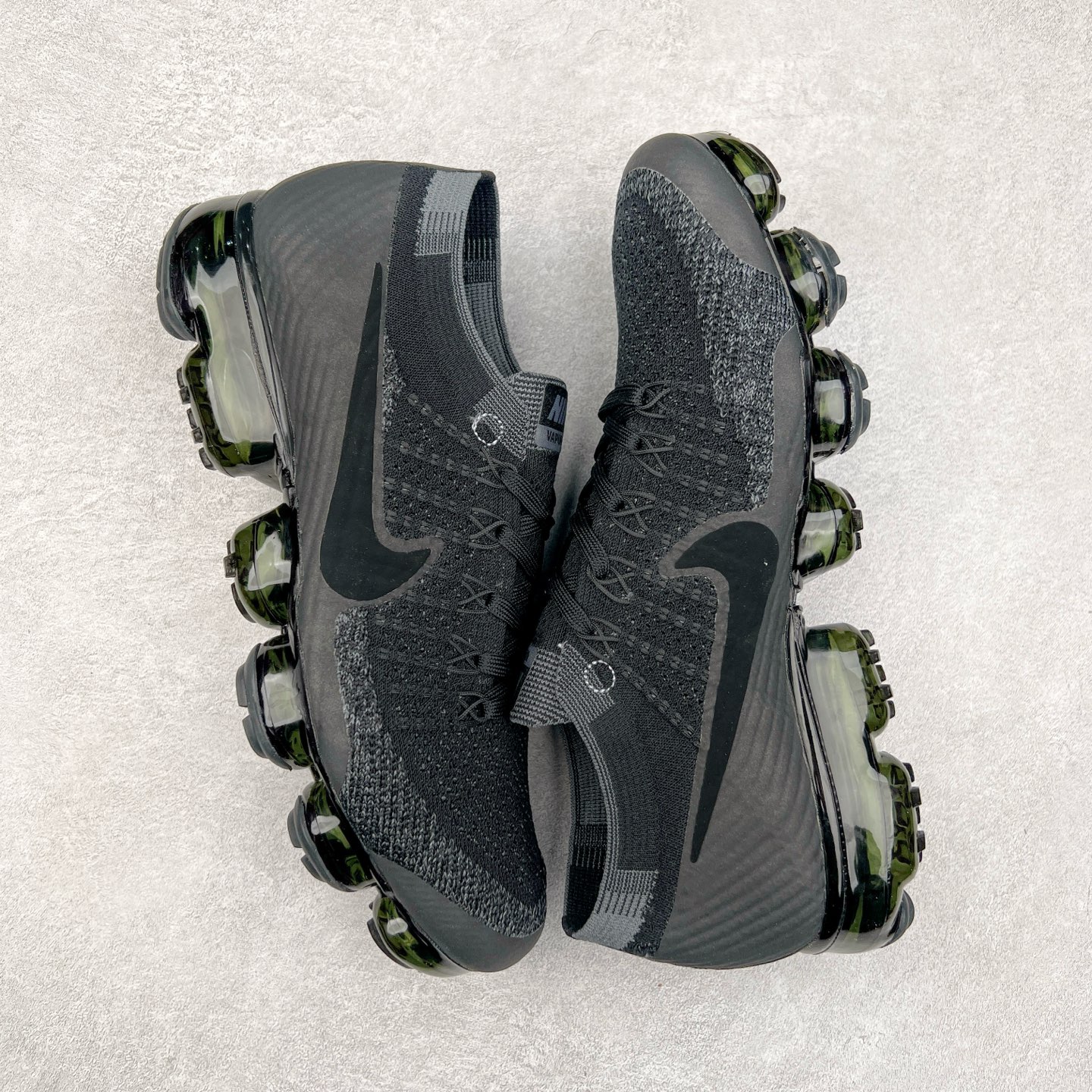 图片[3]-＃纯原 NK Air VaporMax Flyknit 2018大气垫百搭慢跑鞋 849558-007 德产斯托尔针织横机生产原档案针织鞋面 侧面\\\”鱼骨线\\\”清晰立体 原底气垫 细节诠释一切质疑 原产标加持 换盒过验 实拍调校N版已经零色差零失真 百分百还原实物色彩所见即所得 不存在货不对板色差等低级问题 选购参考实物拍摄 不混卖不参货 只用心做好货严格选品 承诺混一赔十 尺码：36 36.5 37.5 38 38.5 39 40 40.5 41 42 42.5 43 44 44.5 45-选品中心