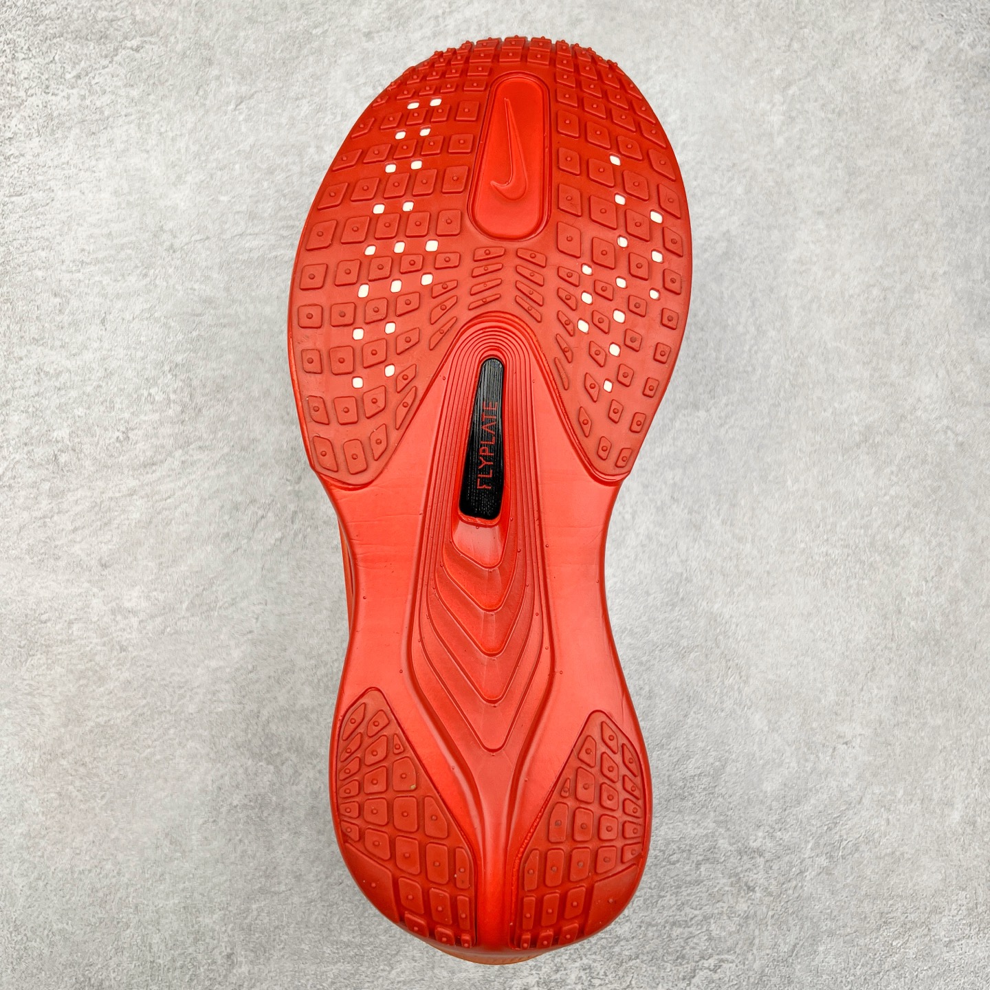 图片[9]-NK ZoomX Invincible Run Flyknit 6 轻量跑鞋 飞织低帮休闲运动慢跑鞋 厚底增高 老爹鞋 此鞋专为短跑运动员而生 是为 5 至 10 公里距离的赛事和训练打造 整体设计采用流线型的轻质工程网眼材质构成鞋面 并与其他 Running 旗舰鞋款同样搭载全脚掌 ZoomX 缓冲中底 搭配 Pebax 物料与橡胶外底 ZoomX StreakFly 首发配色以Prototype呈现 其灵感是来自开发期间的磨损测试 透过编号的标记与内侧的预期跑步距离突出研发过程 货号： HJ7038-100 尺码：36 36.5 37.5 38 38.5 39 40 40.5 41 42 42.5 43 44 45-选品中心